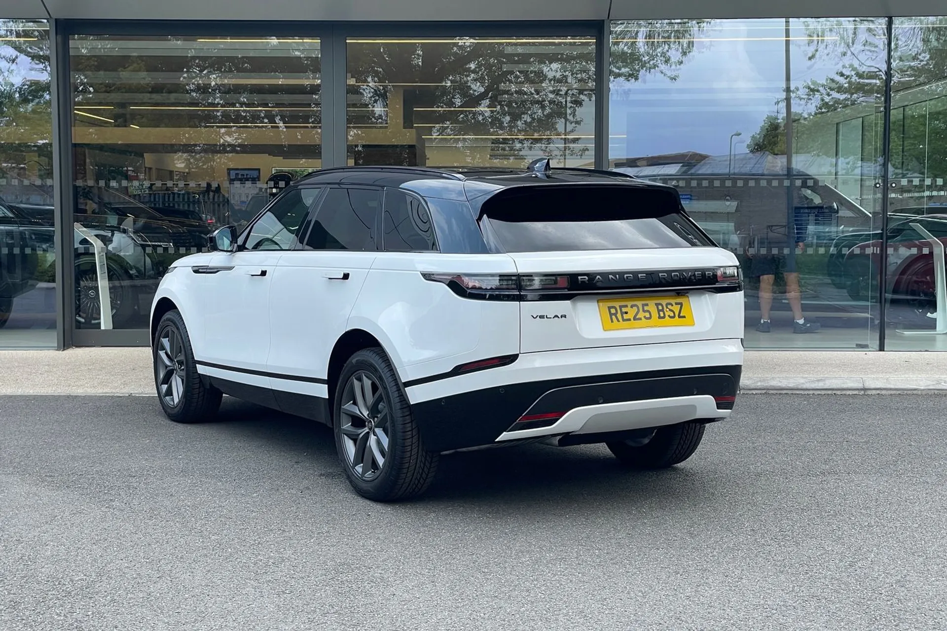LAND ROVER RANGE ROVER VELAR thumbnail image number 65