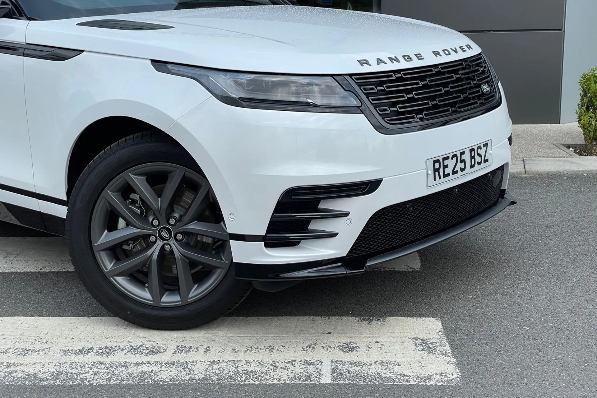 LAND ROVER RANGE ROVER VELAR thumbnail image number 31