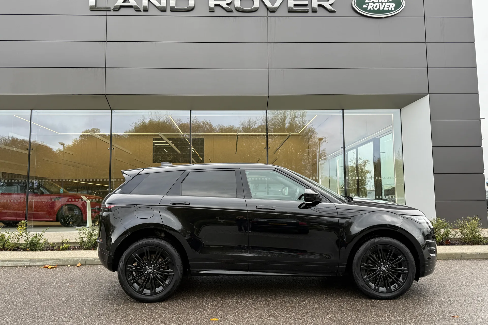 LAND ROVER RANGE ROVER EVOQUE thumbnail image number 2