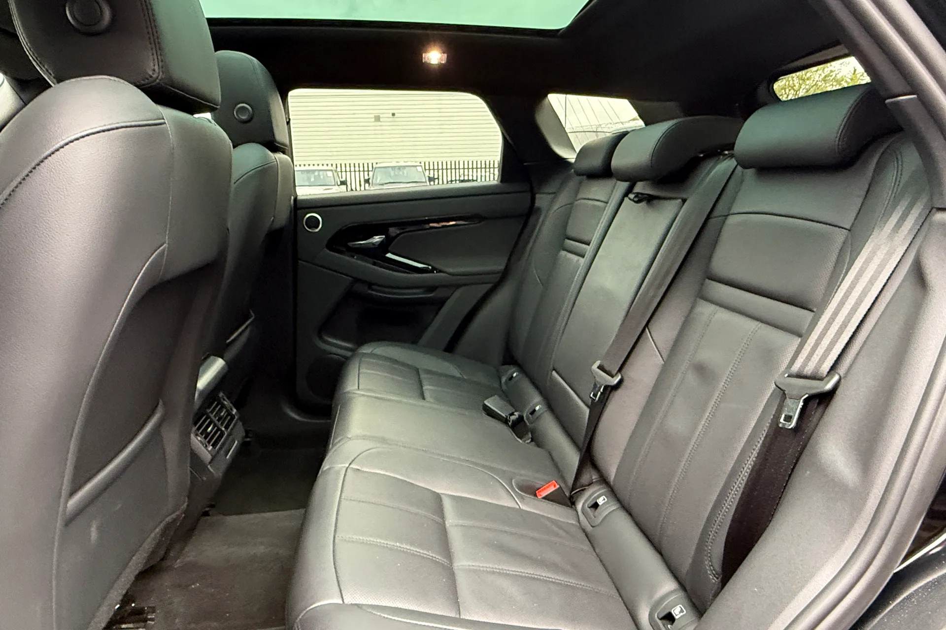 LAND ROVER RANGE ROVER EVOQUE thumbnail image number 44