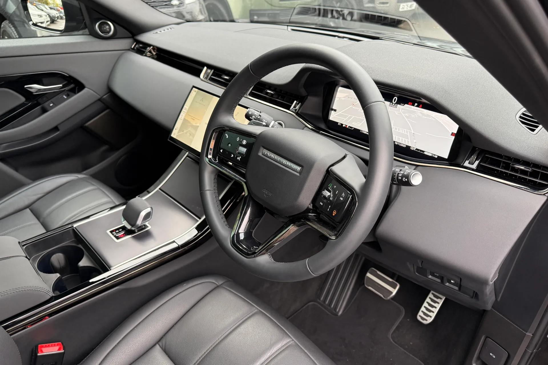 LAND ROVER RANGE ROVER EVOQUE thumbnail image number 40