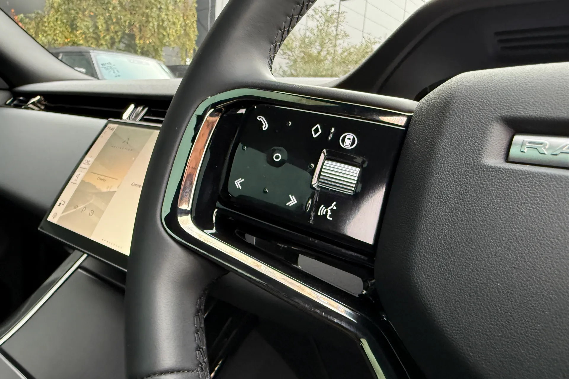 LAND ROVER RANGE ROVER EVOQUE thumbnail image number 47