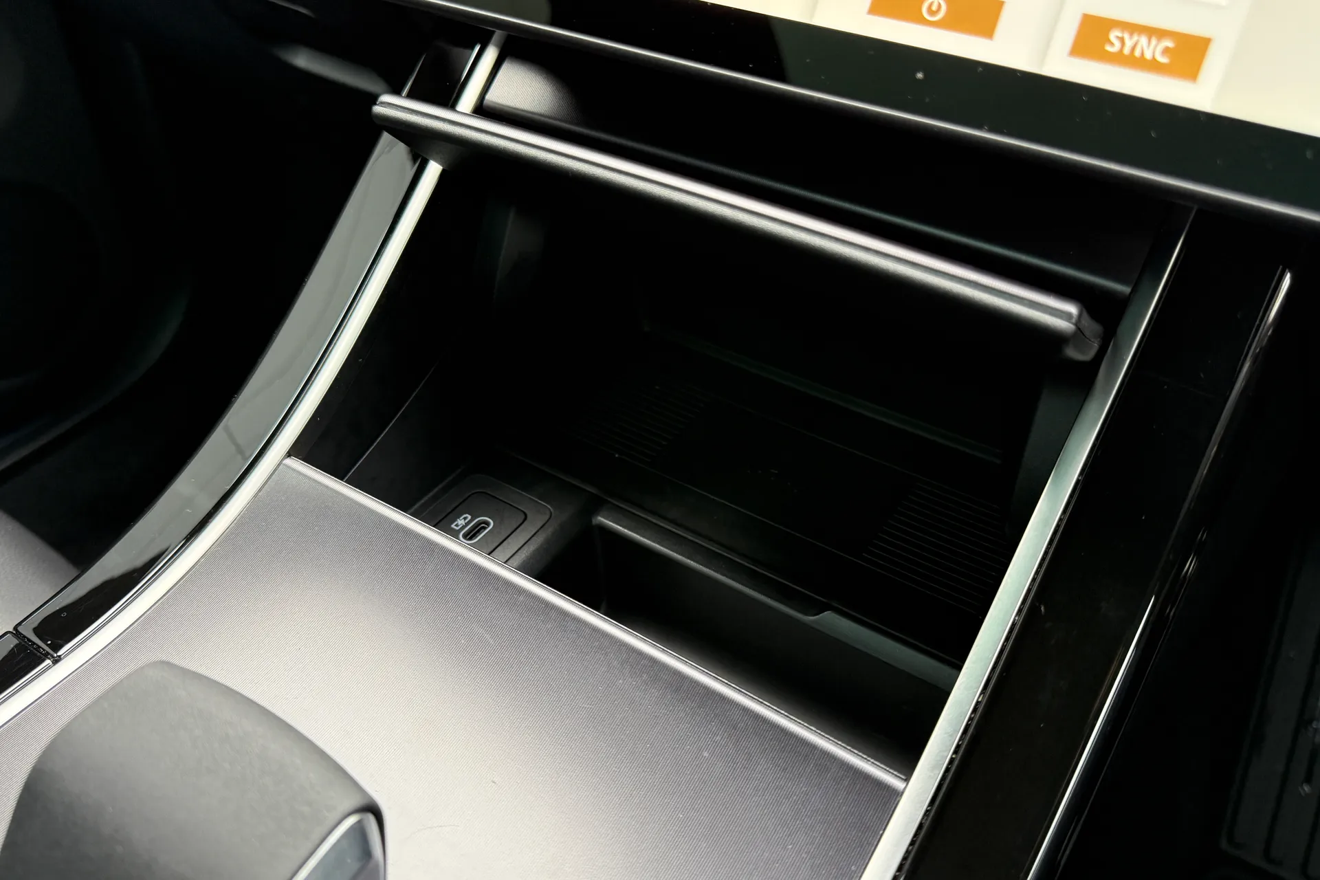 LAND ROVER RANGE ROVER EVOQUE thumbnail image number 24