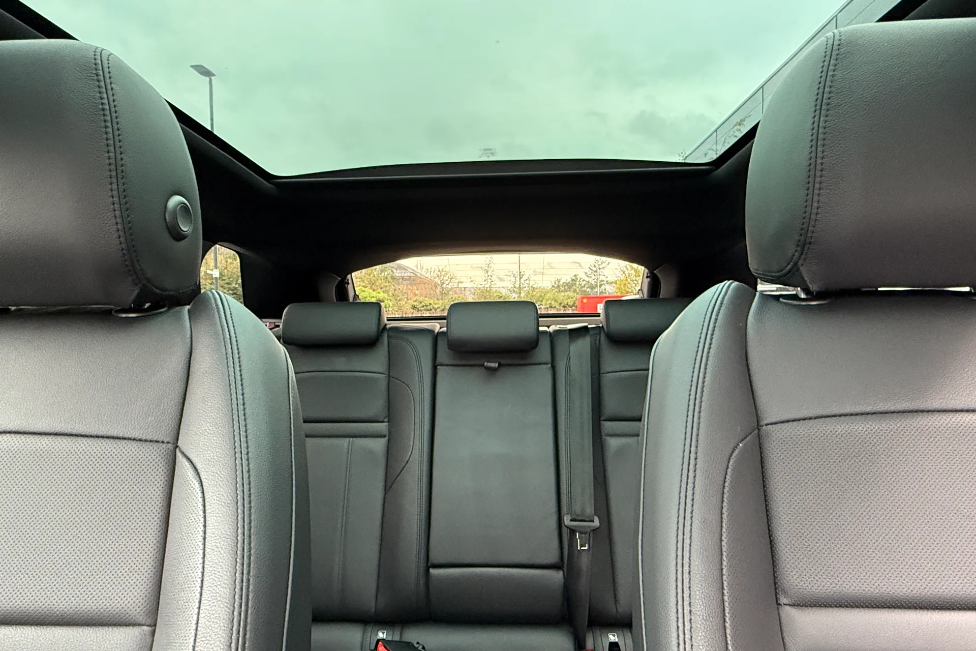 LAND ROVER RANGE ROVER EVOQUE thumbnail image number 37