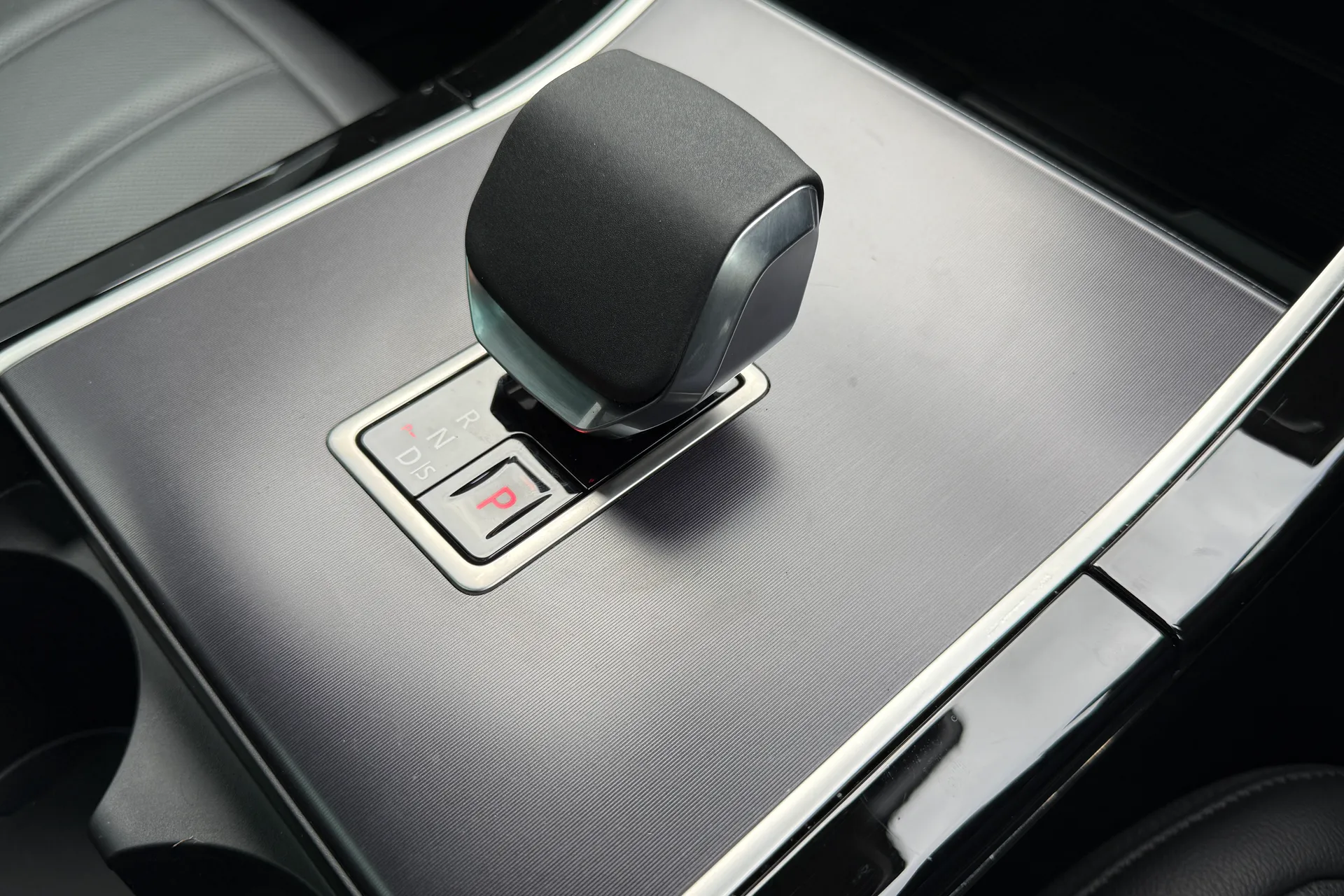 LAND ROVER RANGE ROVER EVOQUE thumbnail image number 23