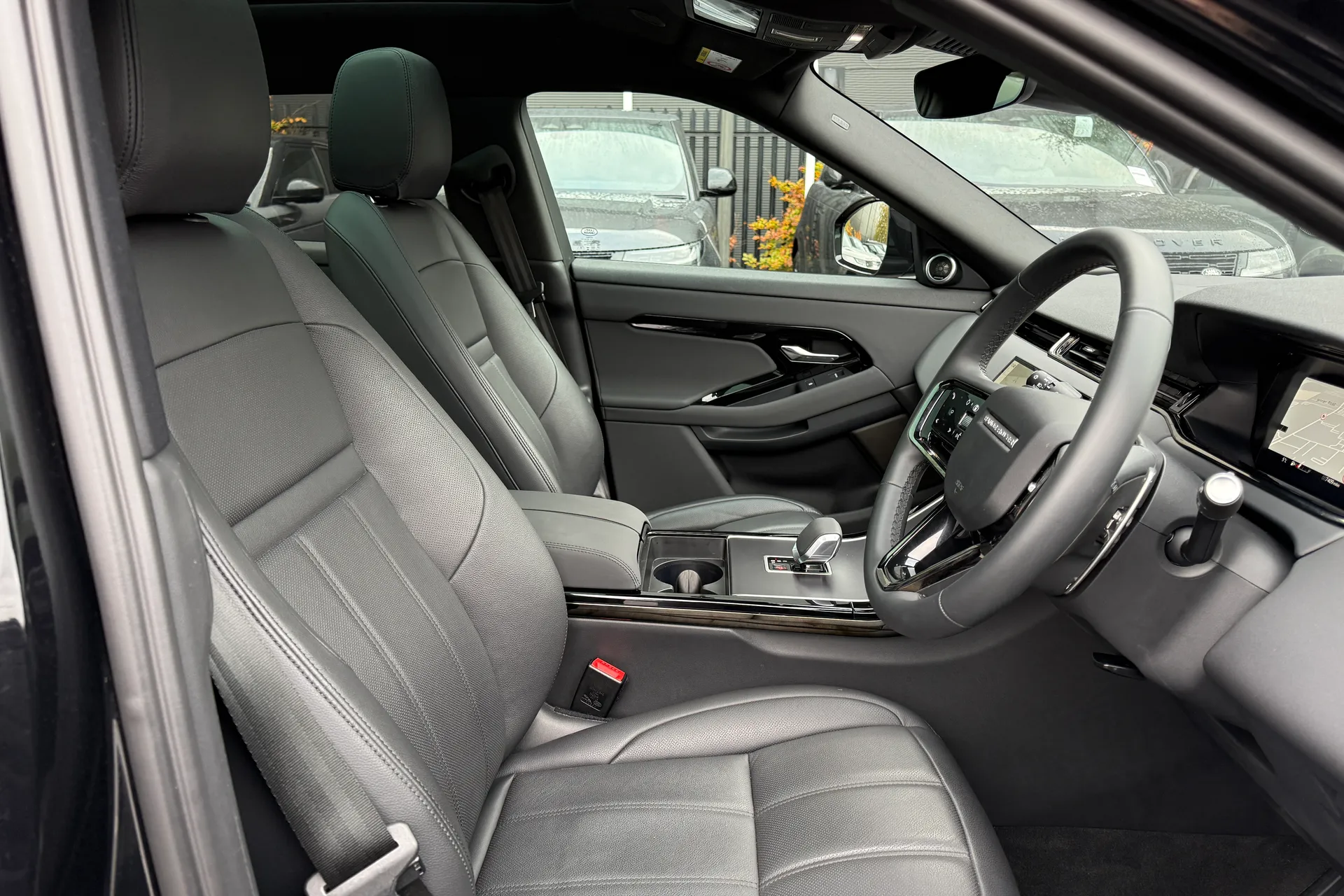 LAND ROVER RANGE ROVER EVOQUE thumbnail image number 39