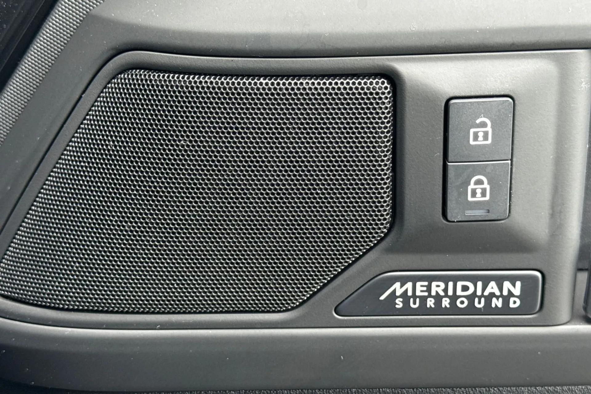 LAND ROVER Defender 110 thumbnail image number 55