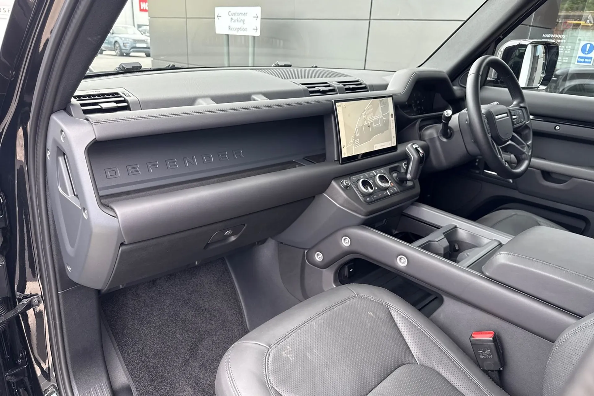 LAND ROVER Defender 110 thumbnail image number 40