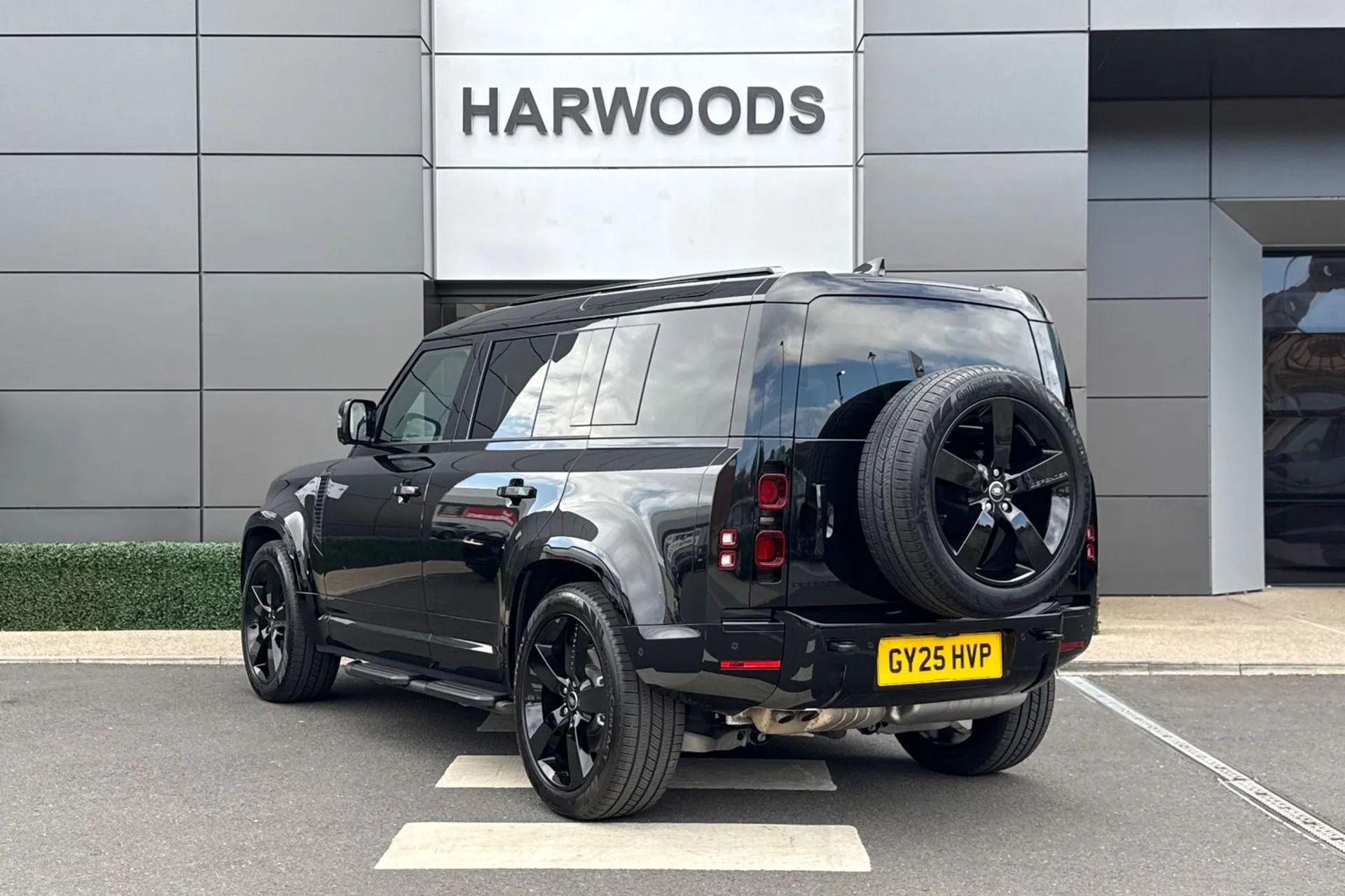 LAND ROVER Defender 110 thumbnail image number 11