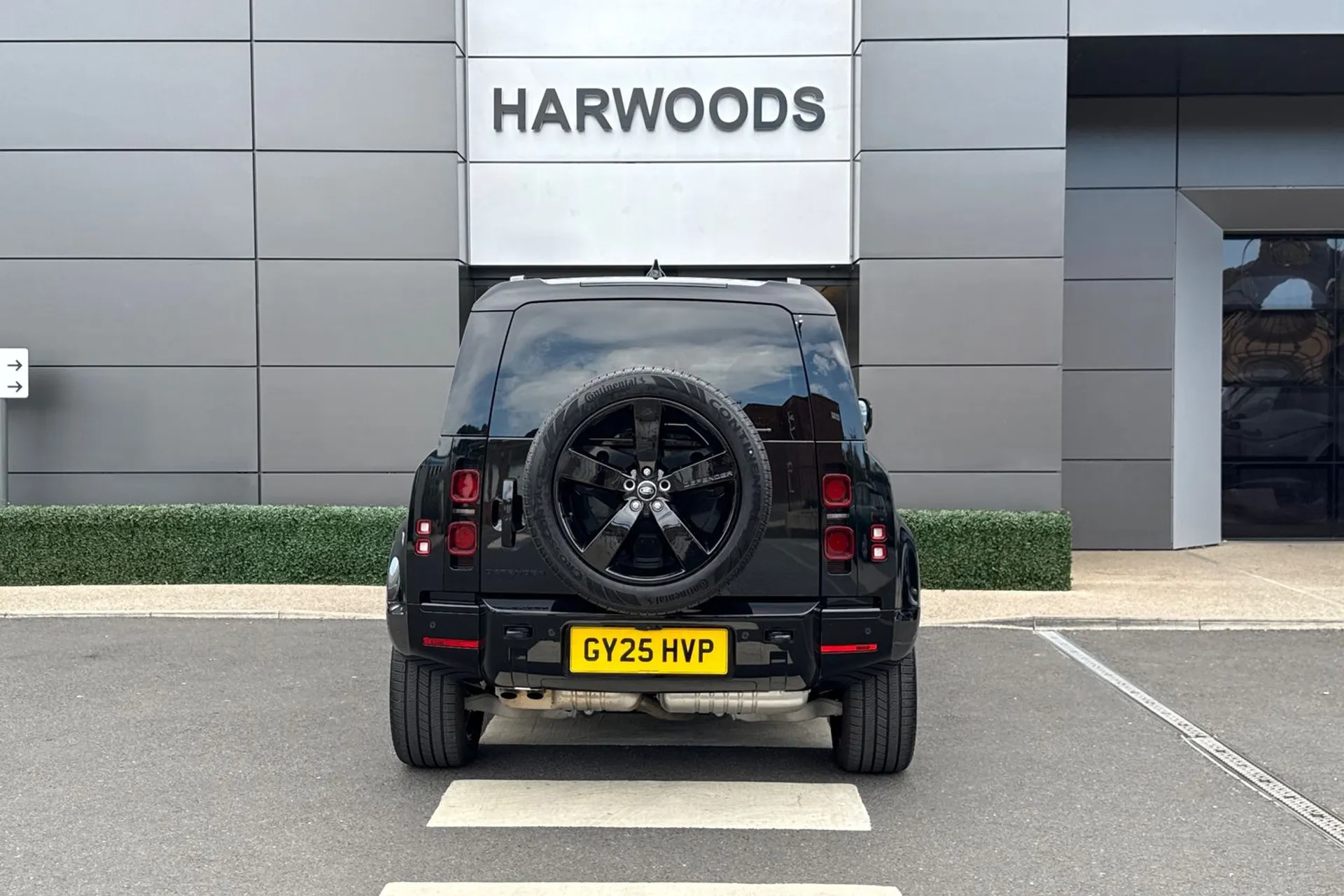 LAND ROVER Defender 110 thumbnail image number 7