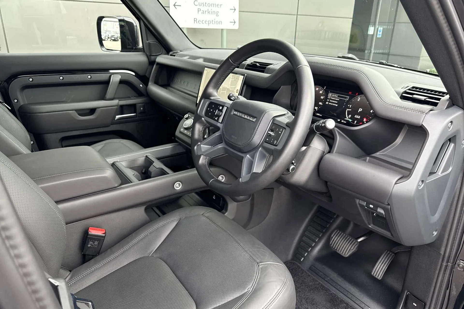 LAND ROVER Defender 110 thumbnail image number 19
