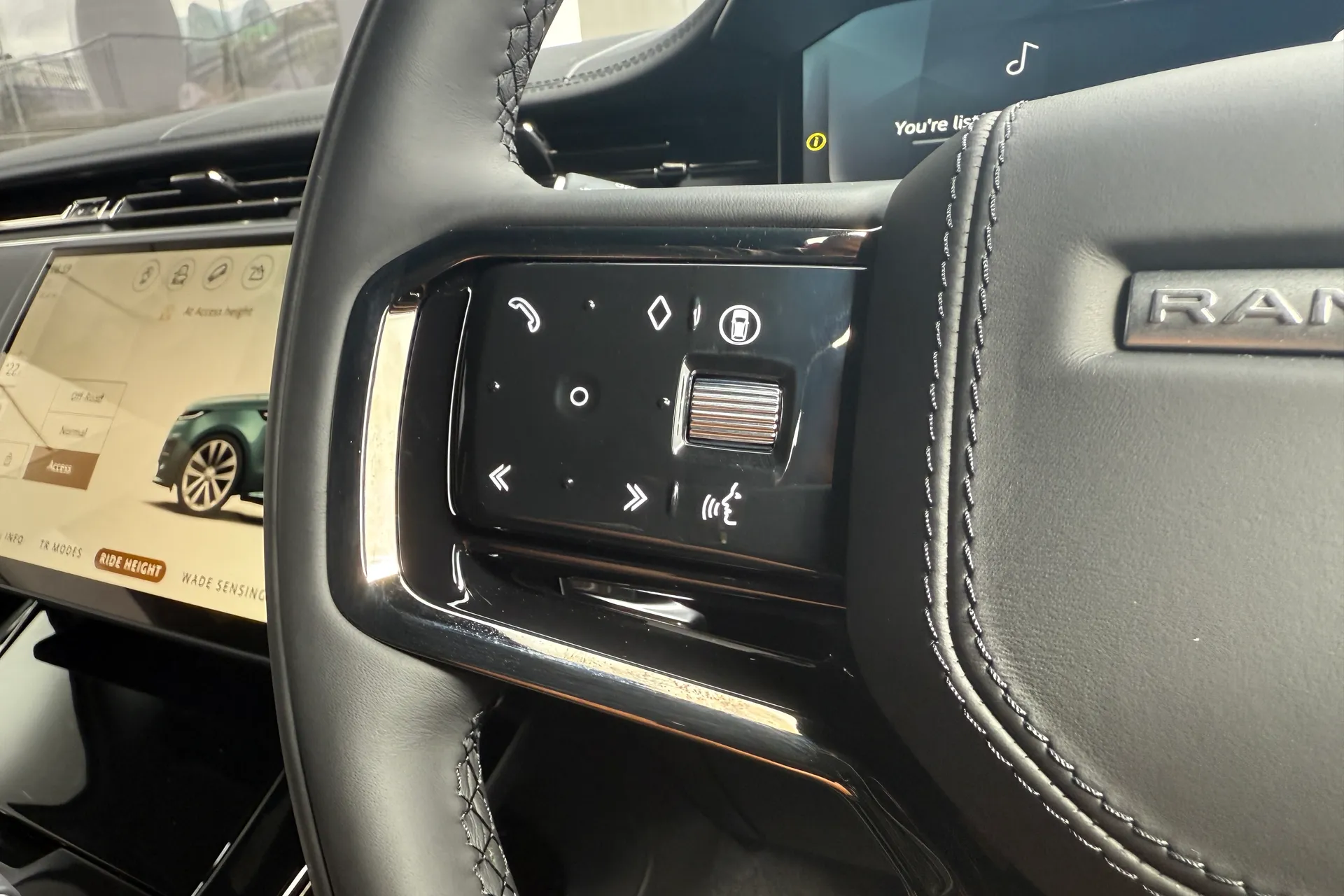 LAND ROVER RANGE ROVER SPORT thumbnail image number 36