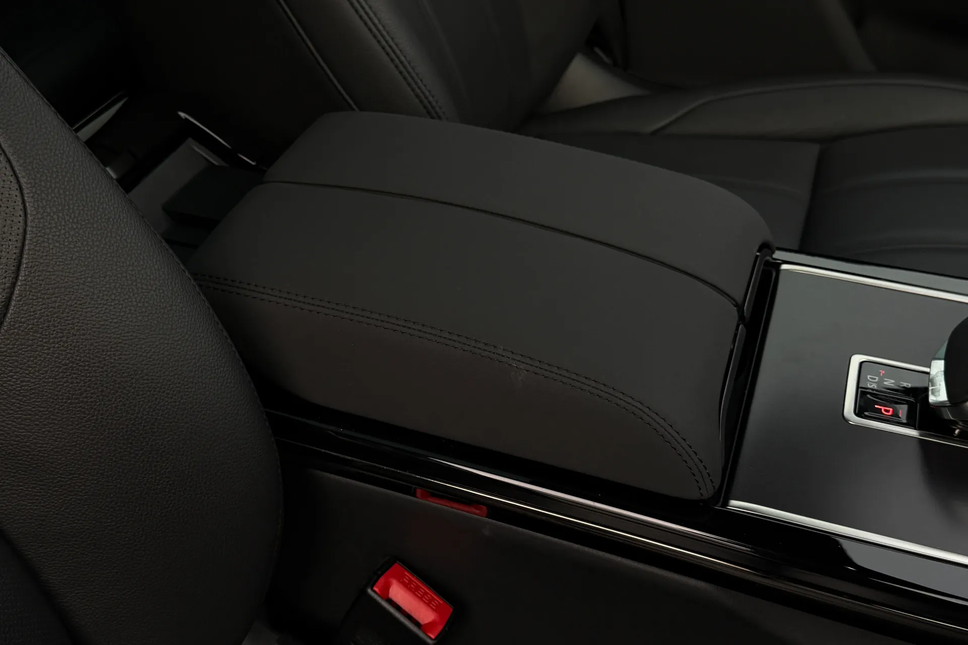 LAND ROVER RANGE ROVER EVOQUE thumbnail image number 24