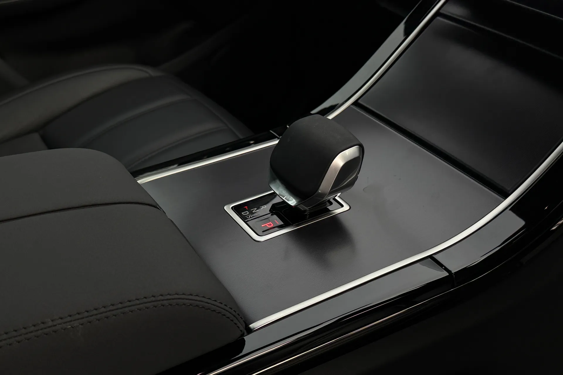 LAND ROVER RANGE ROVER EVOQUE thumbnail image number 25