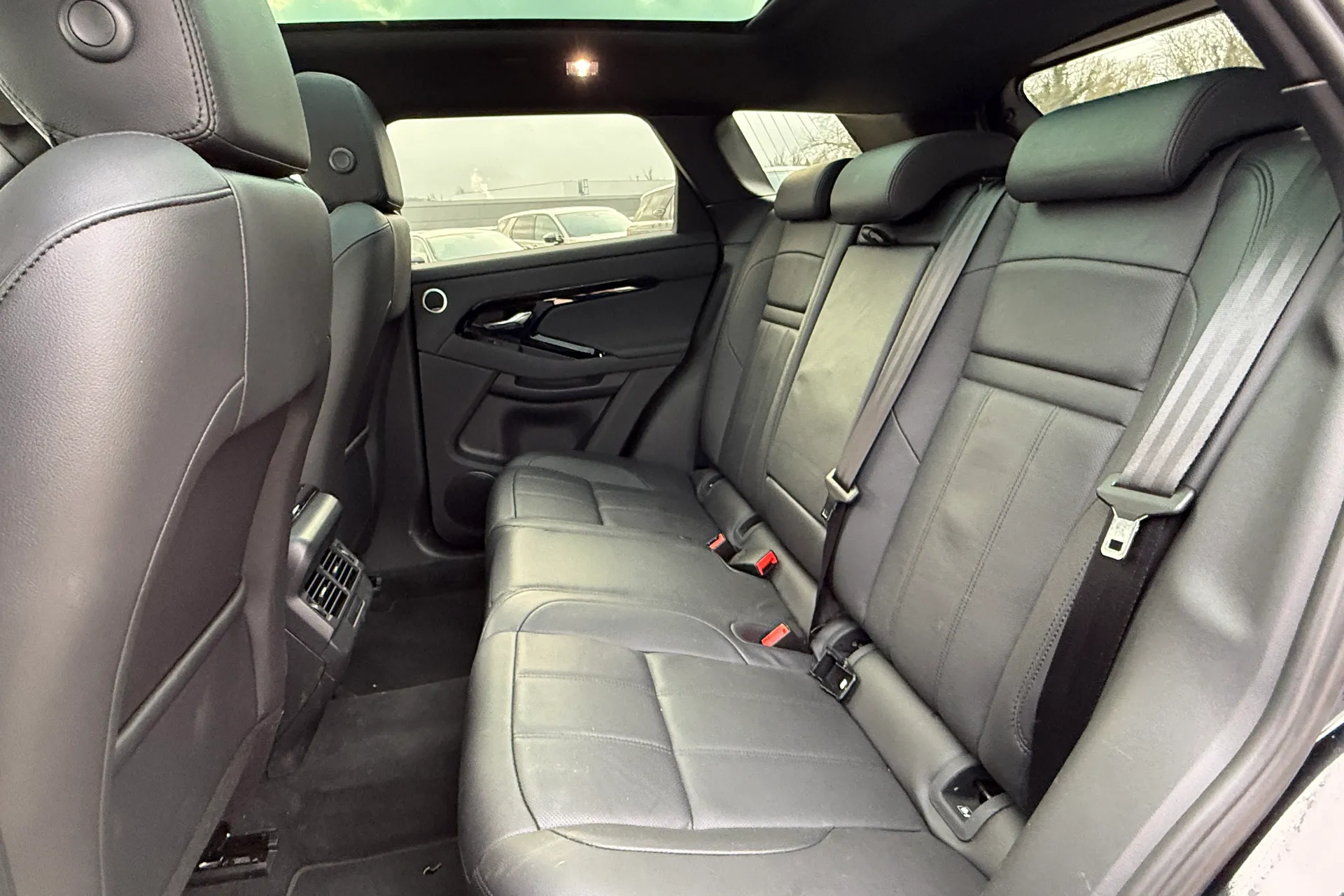 LAND ROVER RANGE ROVER EVOQUE thumbnail image number 37