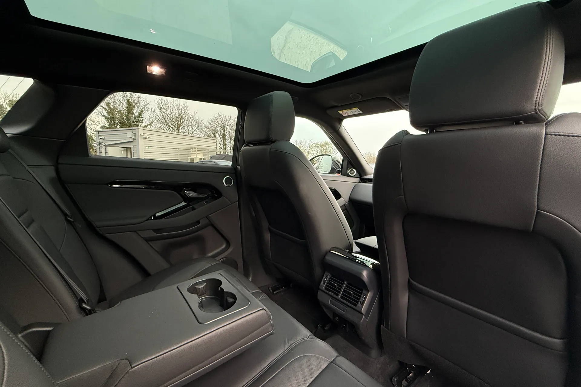 LAND ROVER RANGE ROVER EVOQUE thumbnail image number 32