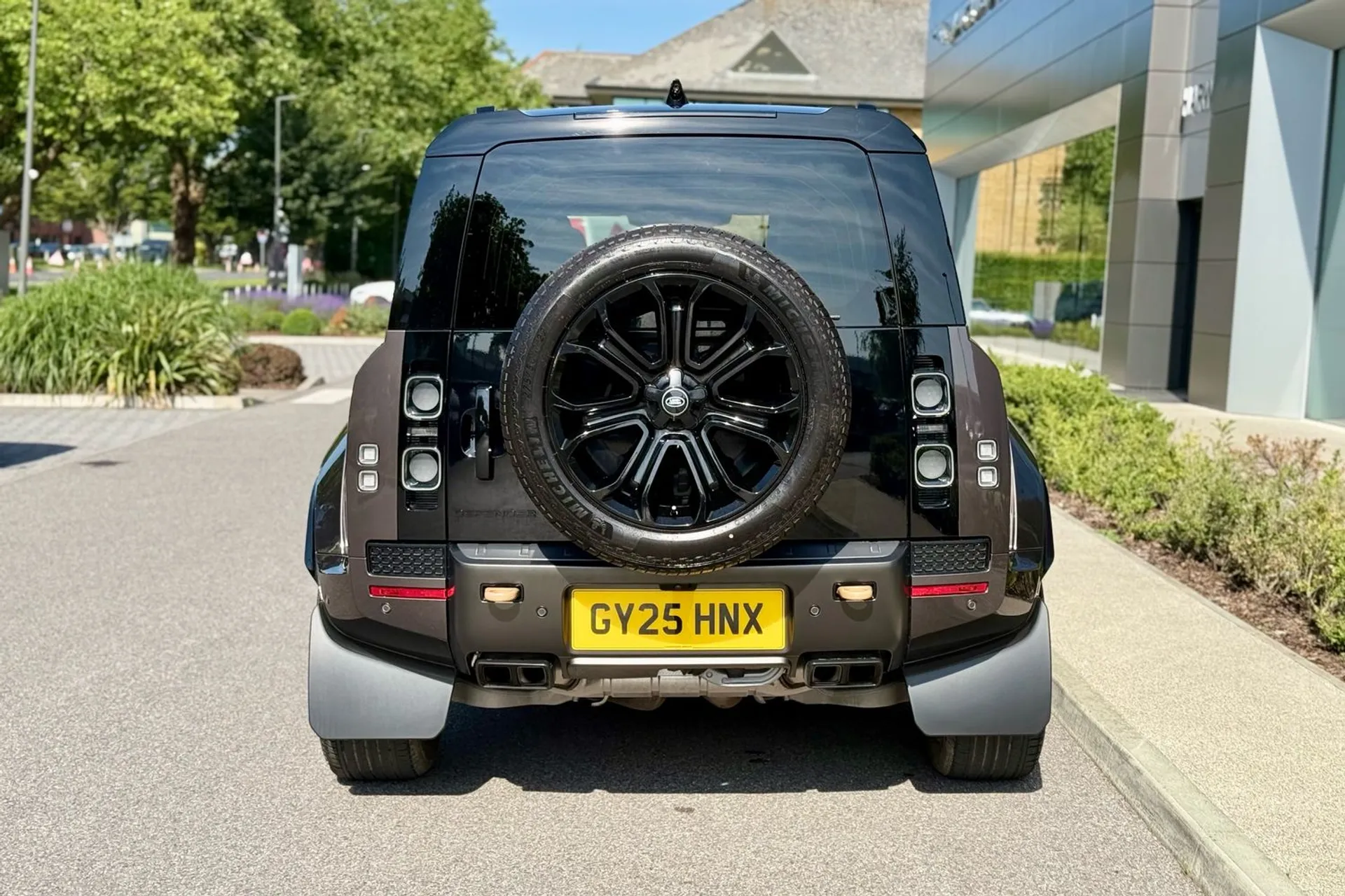 LAND ROVER DEFENDER thumbnail image number 18