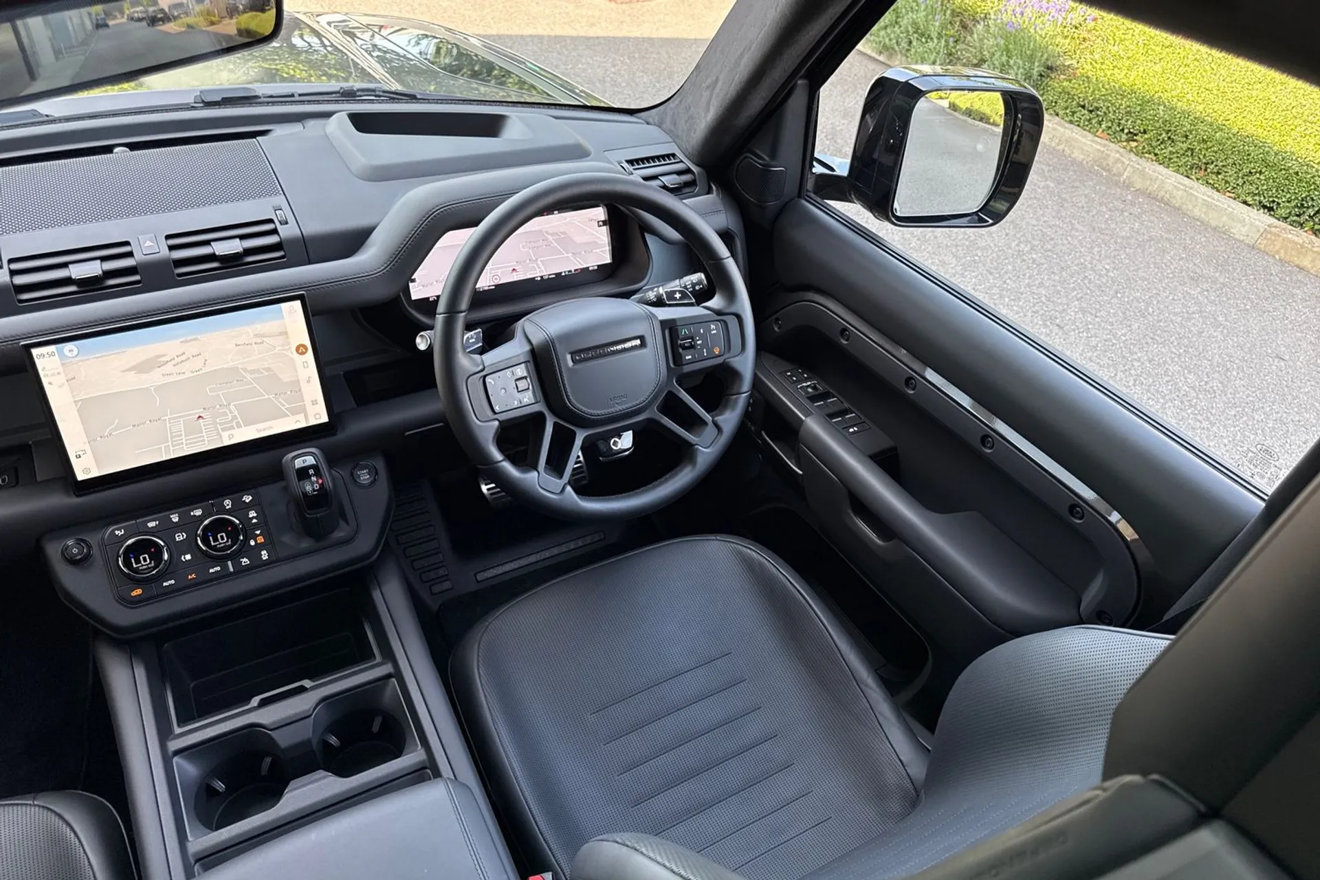 LAND ROVER DEFENDER thumbnail image number 41
