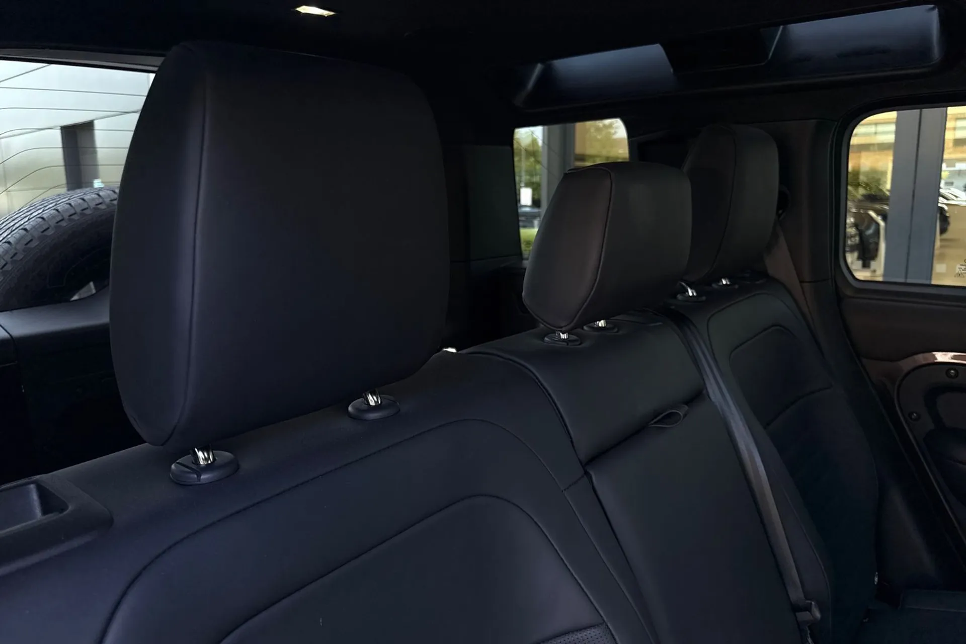 LAND ROVER DEFENDER thumbnail image number 45
