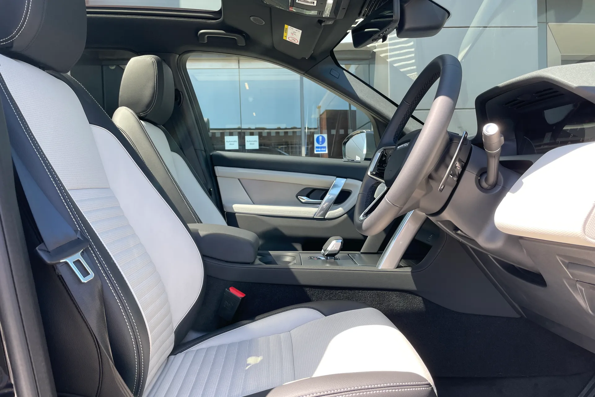 LAND ROVER DISCOVERY SPORT thumbnail image number 15