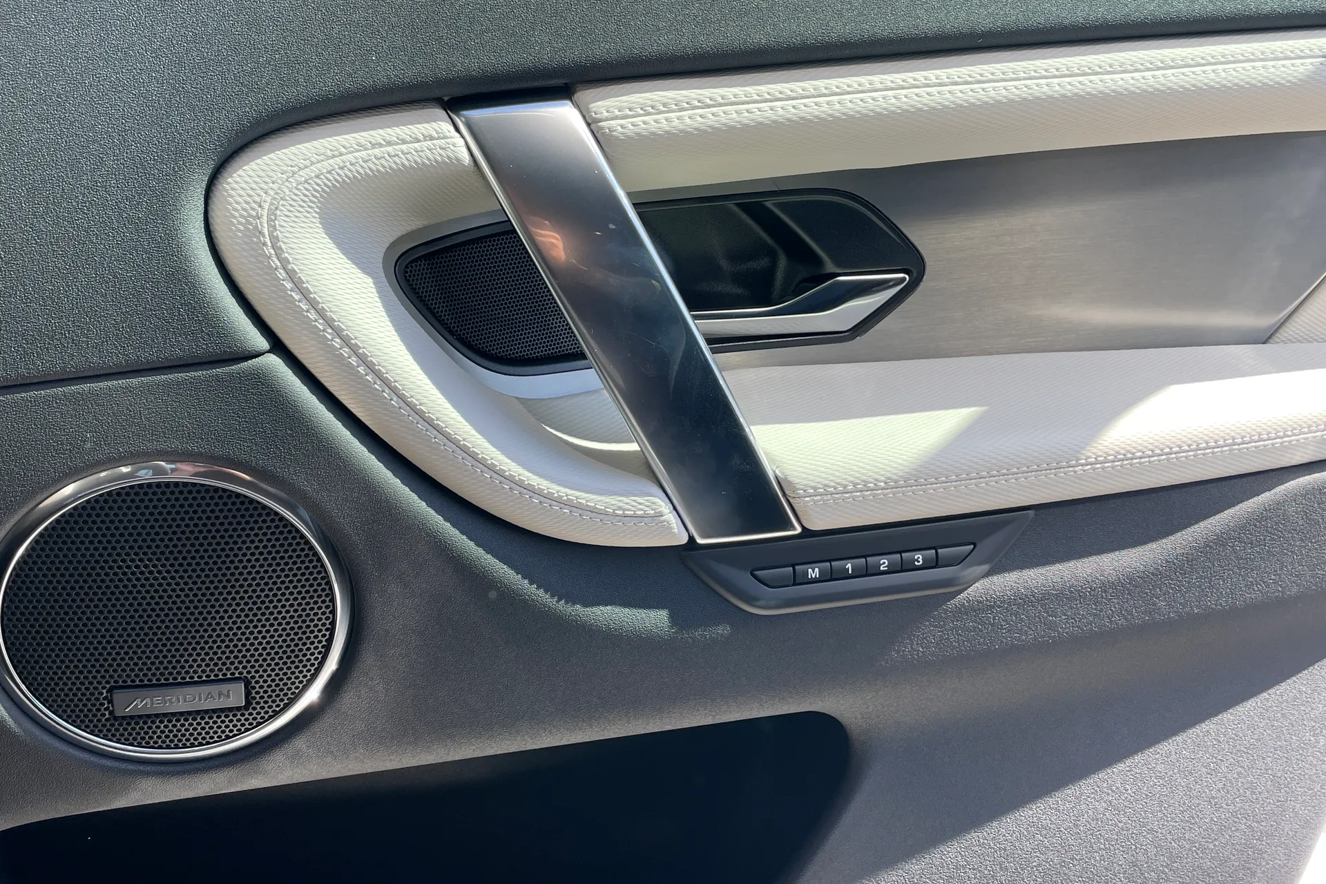 LAND ROVER DISCOVERY SPORT thumbnail image number 28