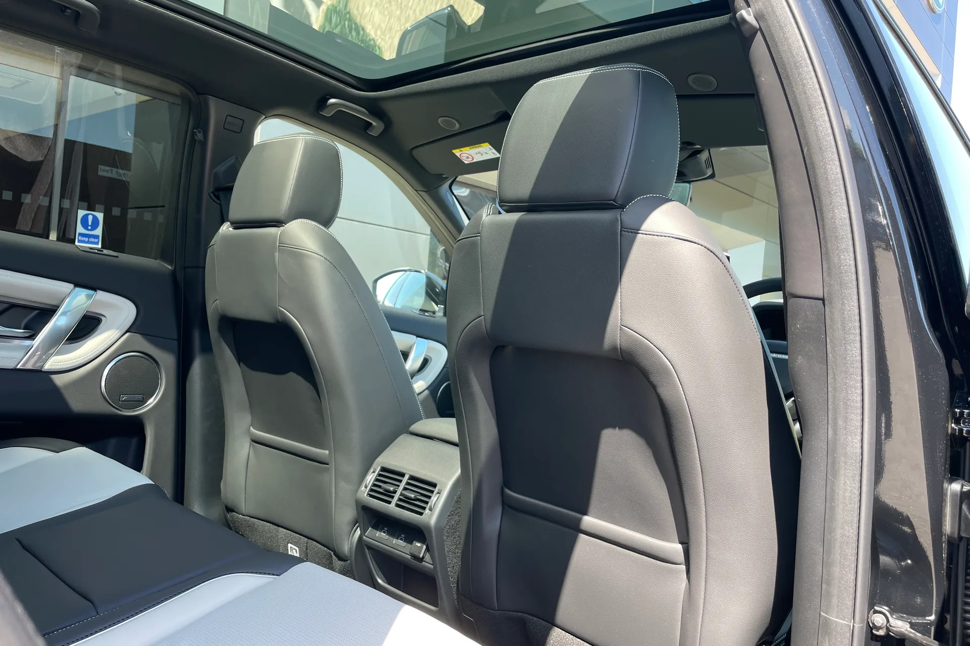 LAND ROVER DISCOVERY SPORT thumbnail image number 38