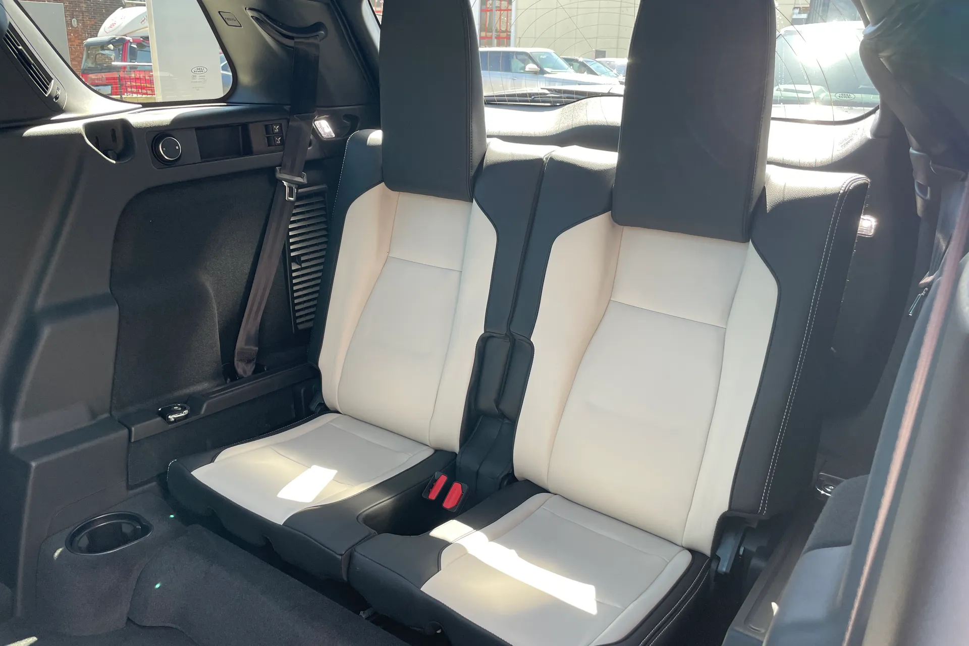 LAND ROVER DISCOVERY SPORT thumbnail image number 52
