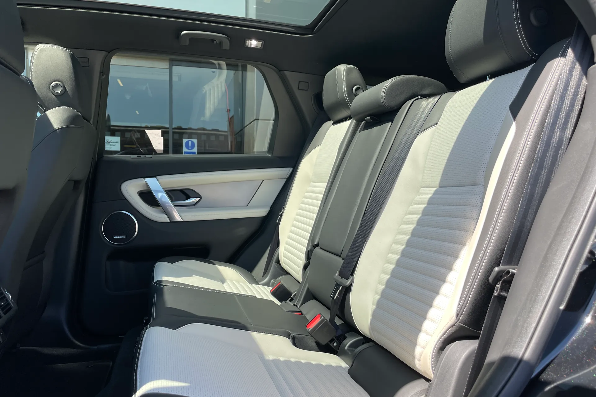 LAND ROVER DISCOVERY SPORT thumbnail image number 54