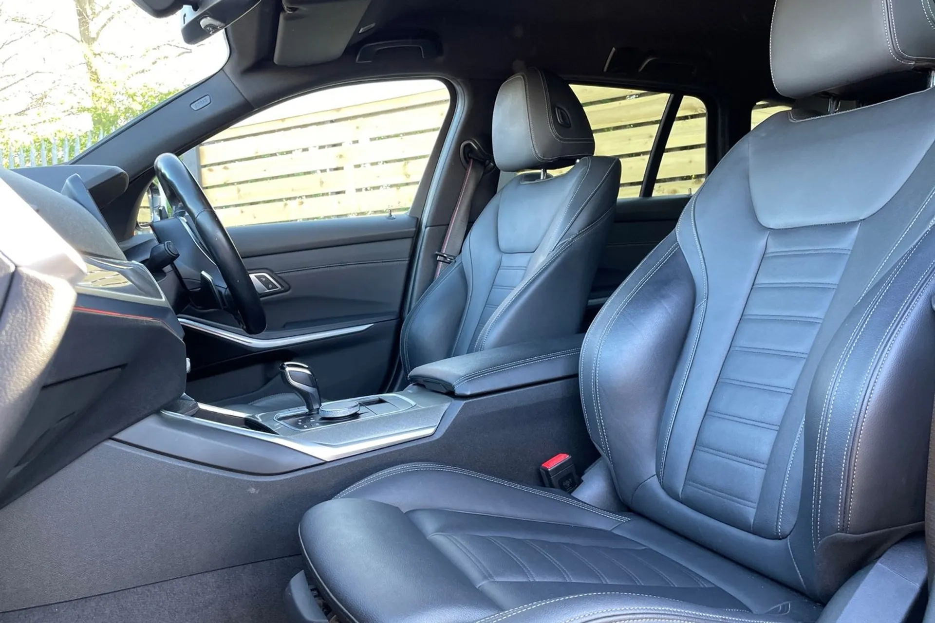 BMW 3 SERIES thumbnail image number 29