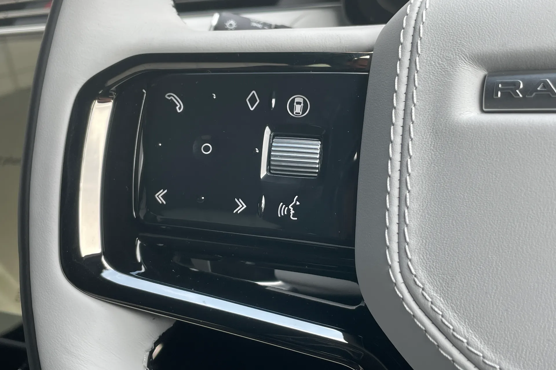 LAND ROVER RANGE ROVER SPORT thumbnail image number 41