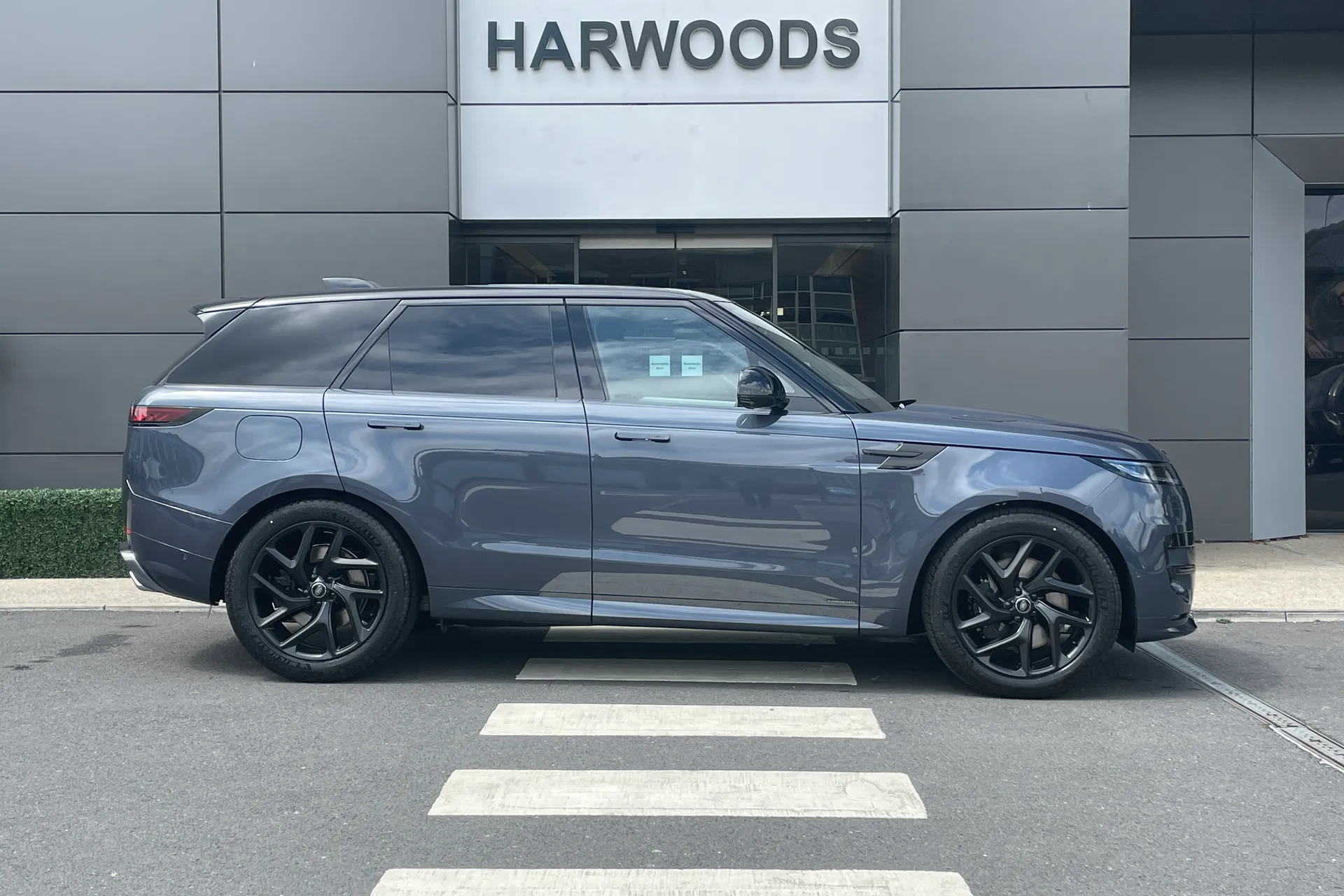 LAND ROVER RANGE ROVER SPORT thumbnail image number 2