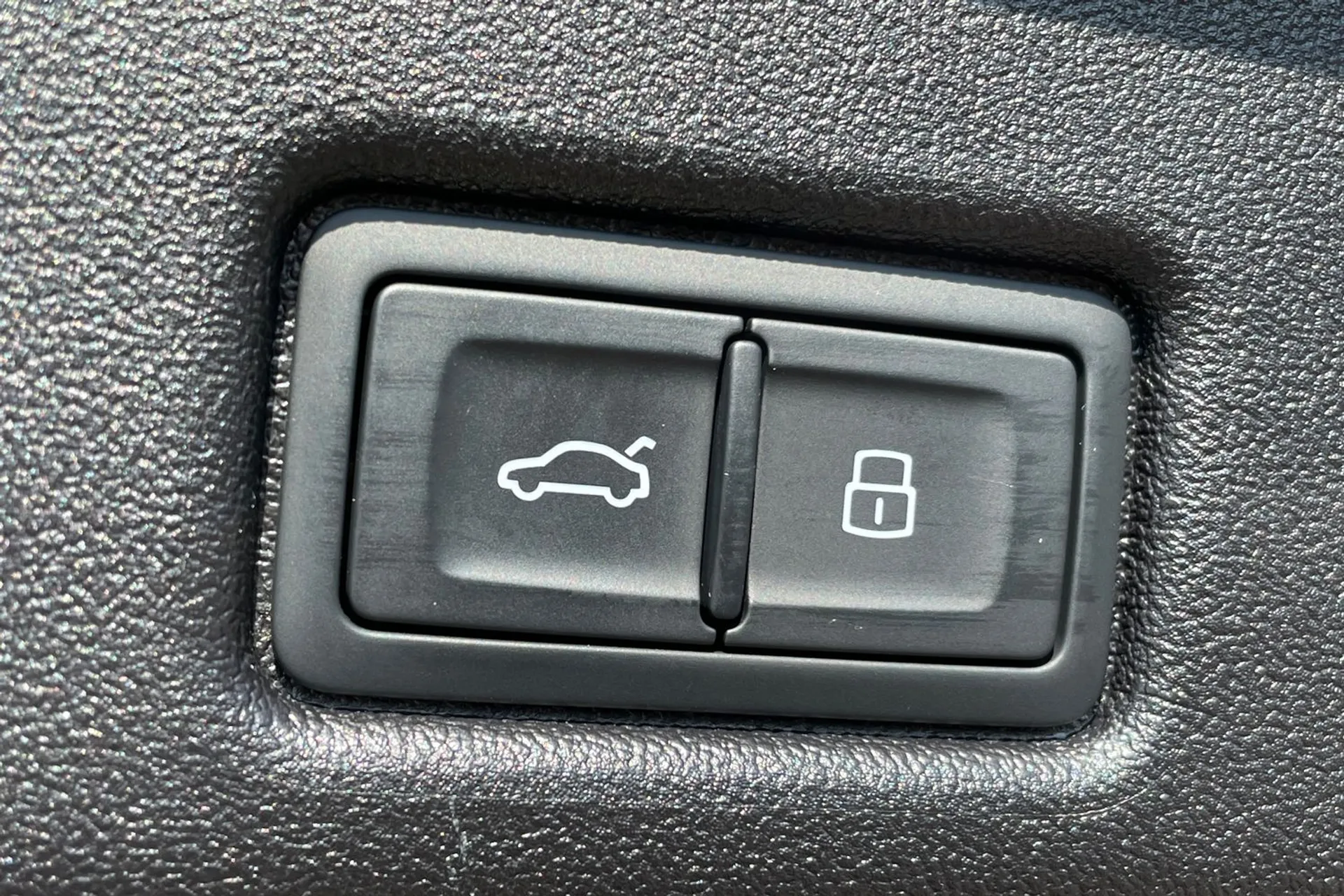 Audi Q5 thumbnail image number 17