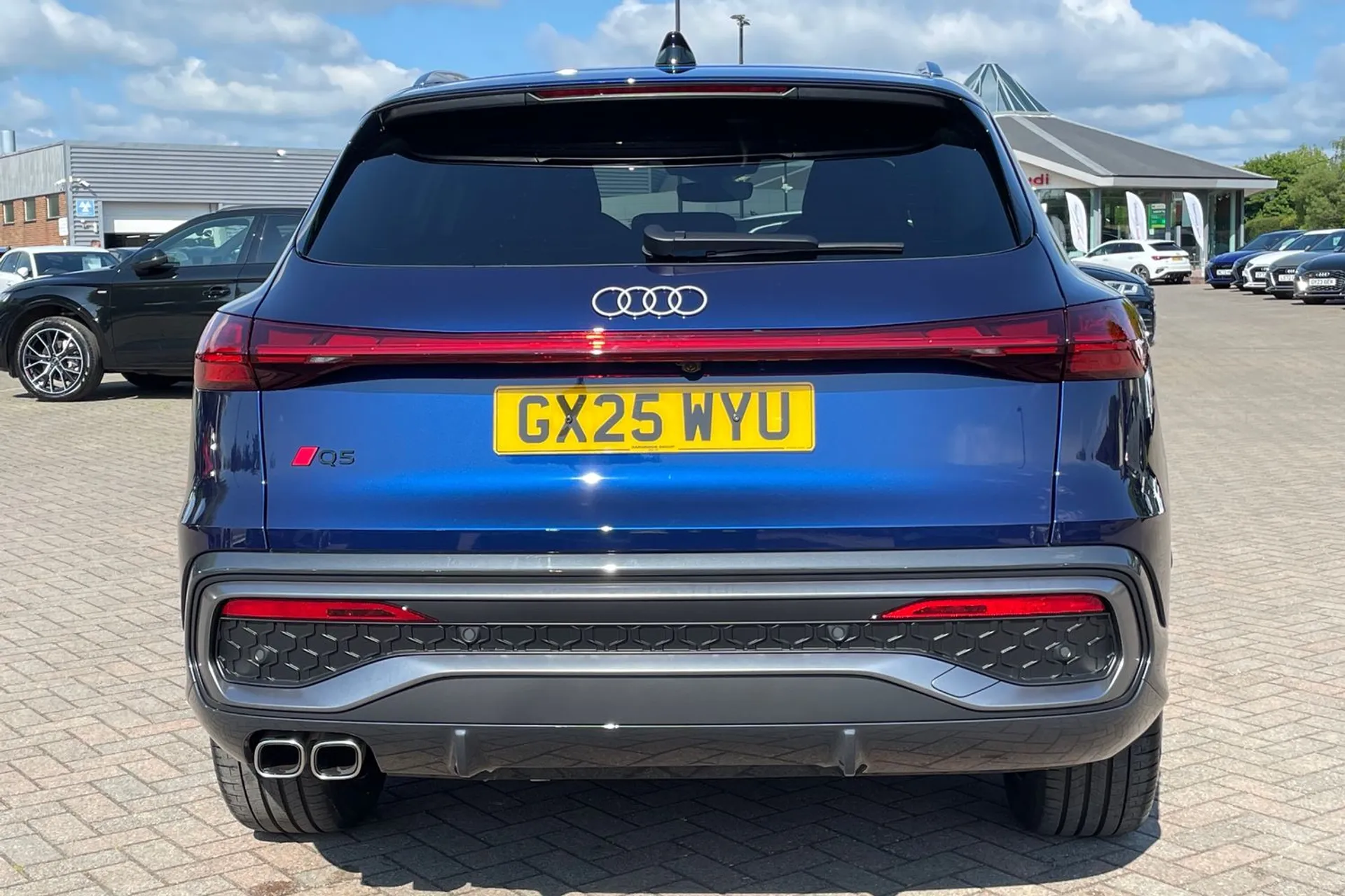 Audi Q5 thumbnail image number 12