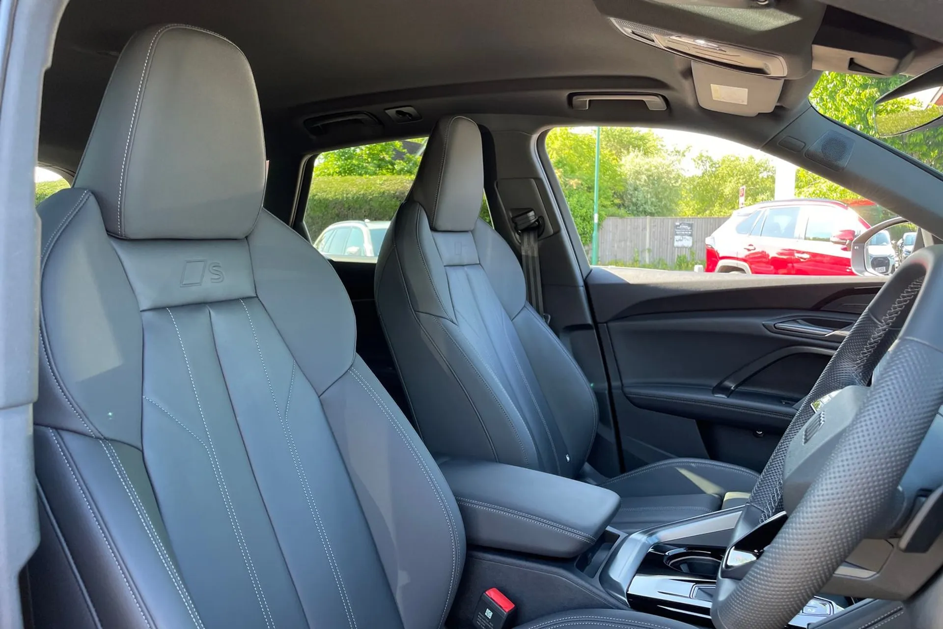 Audi Q5 thumbnail image number 31