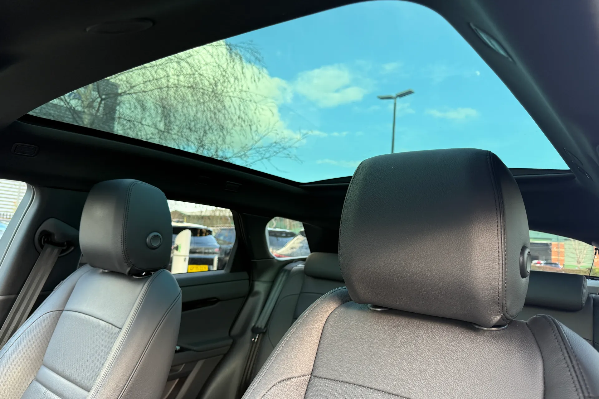 LAND ROVER RANGE ROVER EVOQUE thumbnail image number 4