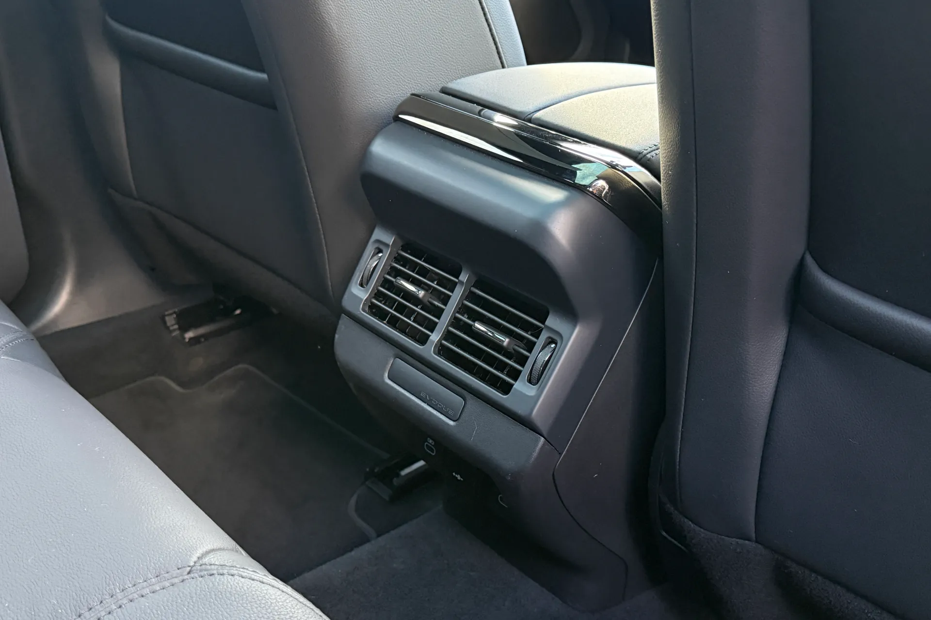 LAND ROVER RANGE ROVER EVOQUE thumbnail image number 38