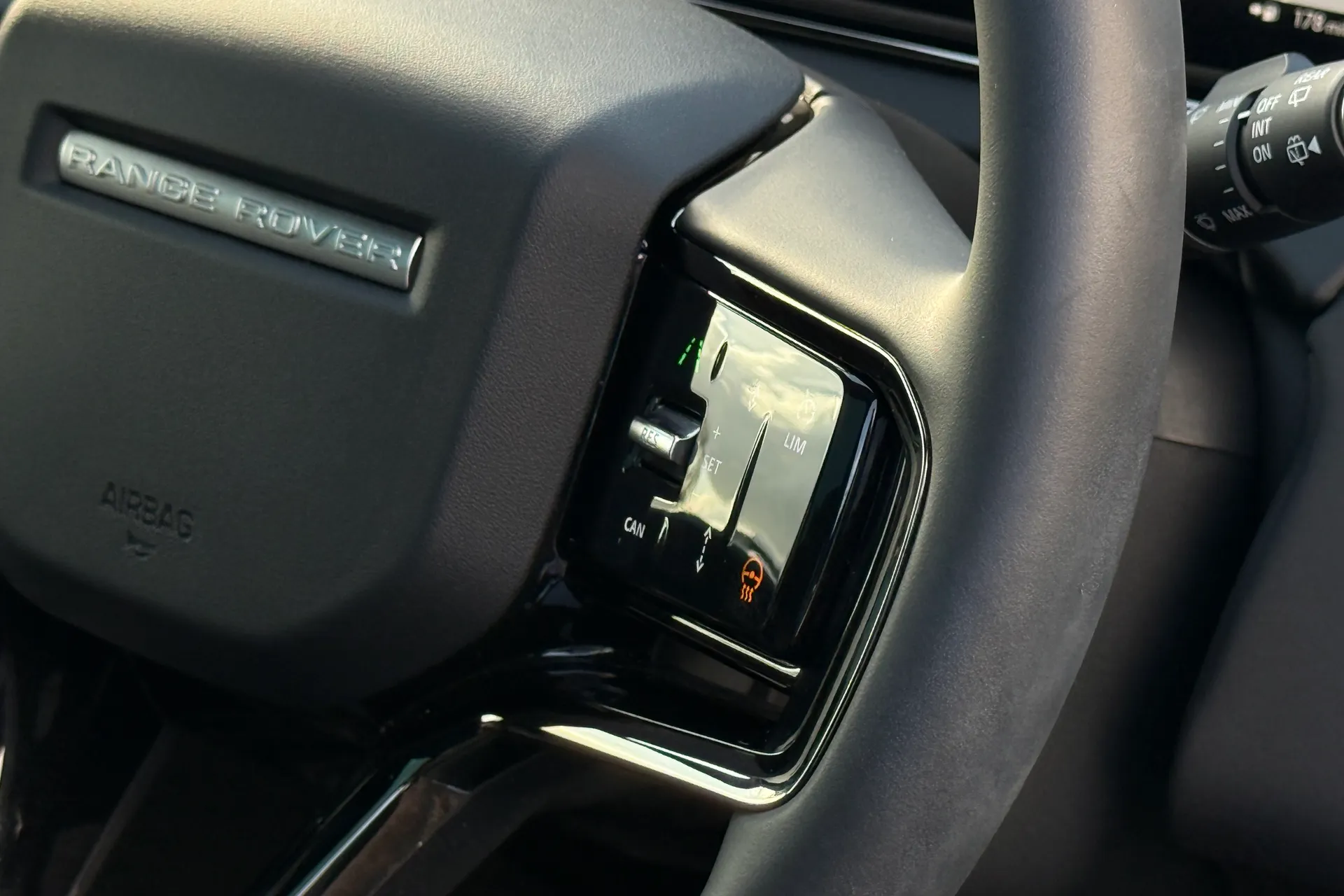 LAND ROVER RANGE ROVER EVOQUE thumbnail image number 46