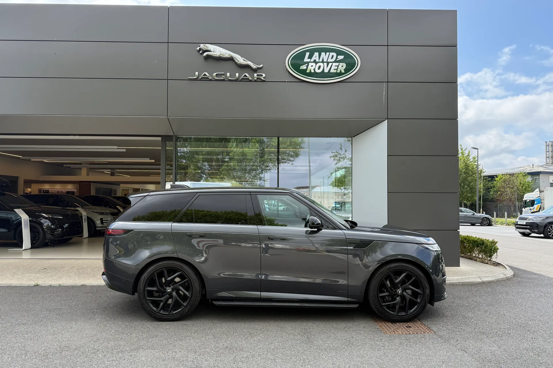 LAND ROVER RANGE ROVER SPORT thumbnail image number 2