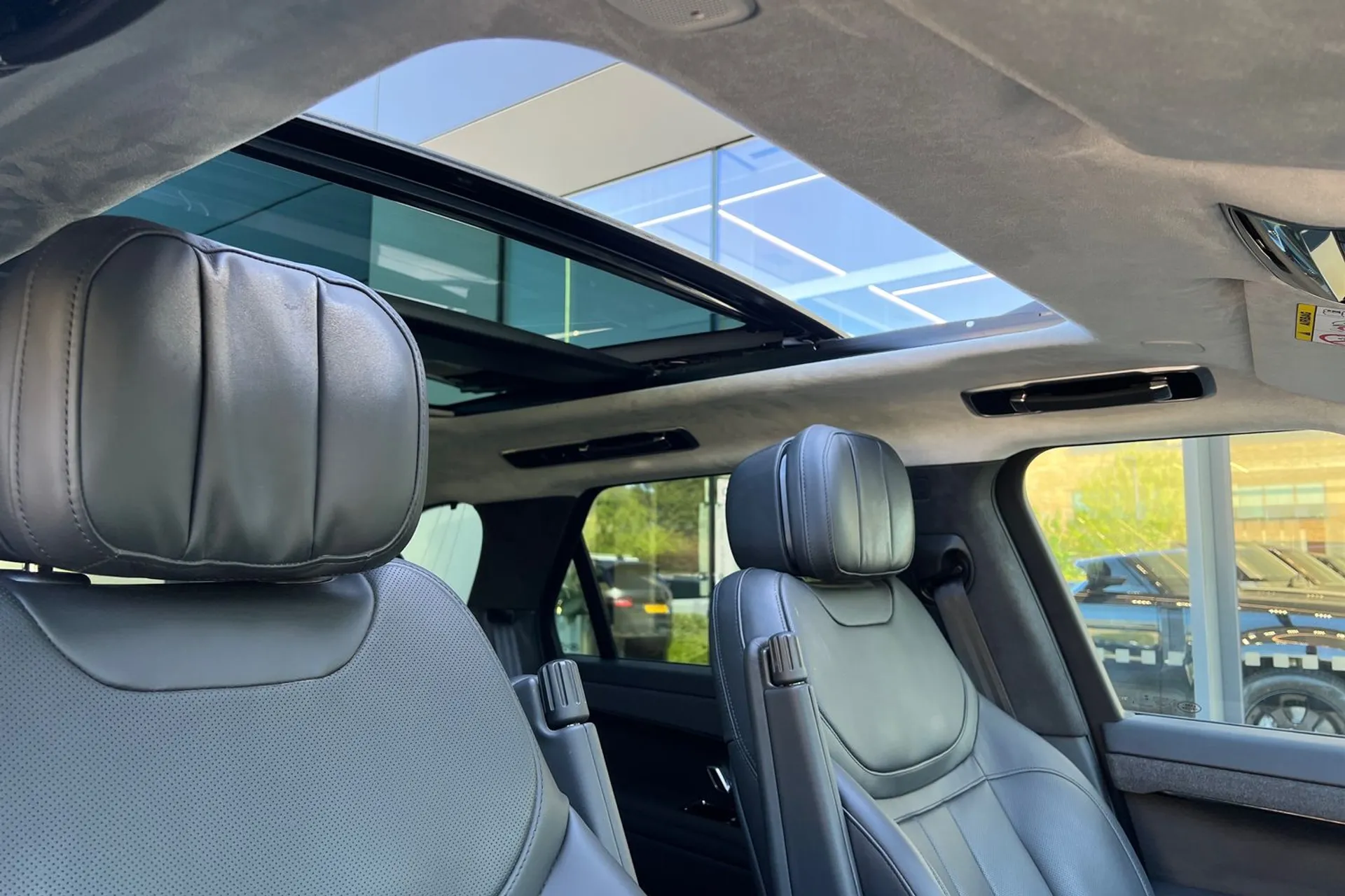 LAND ROVER RANGE ROVER SPORT thumbnail image number 36