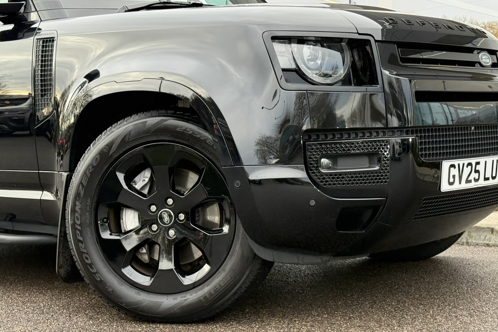 LAND ROVER Defender 110 thumbnail image number 9