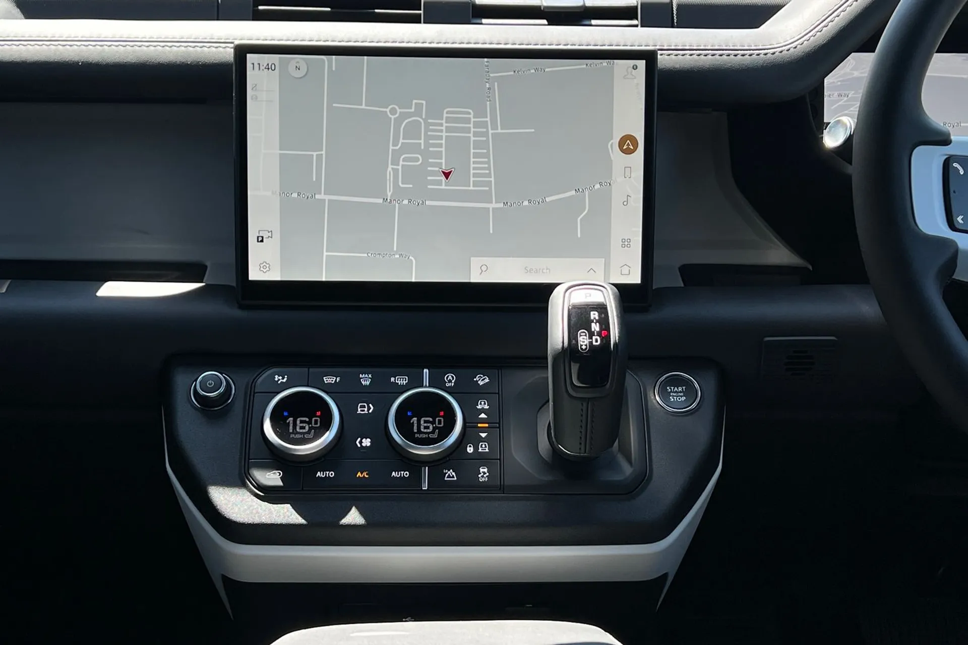 LAND ROVER Defender 110 thumbnail image number 25