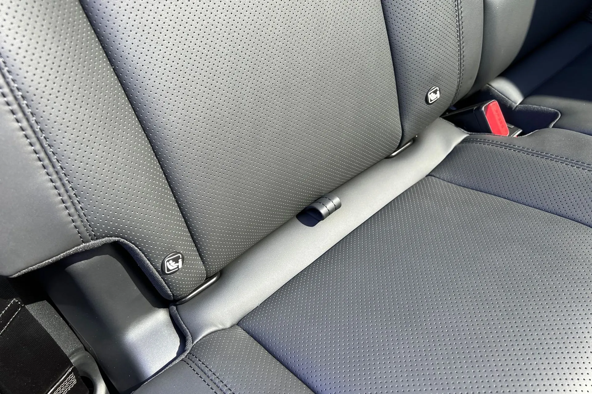 LAND ROVER Defender 110 thumbnail image number 34