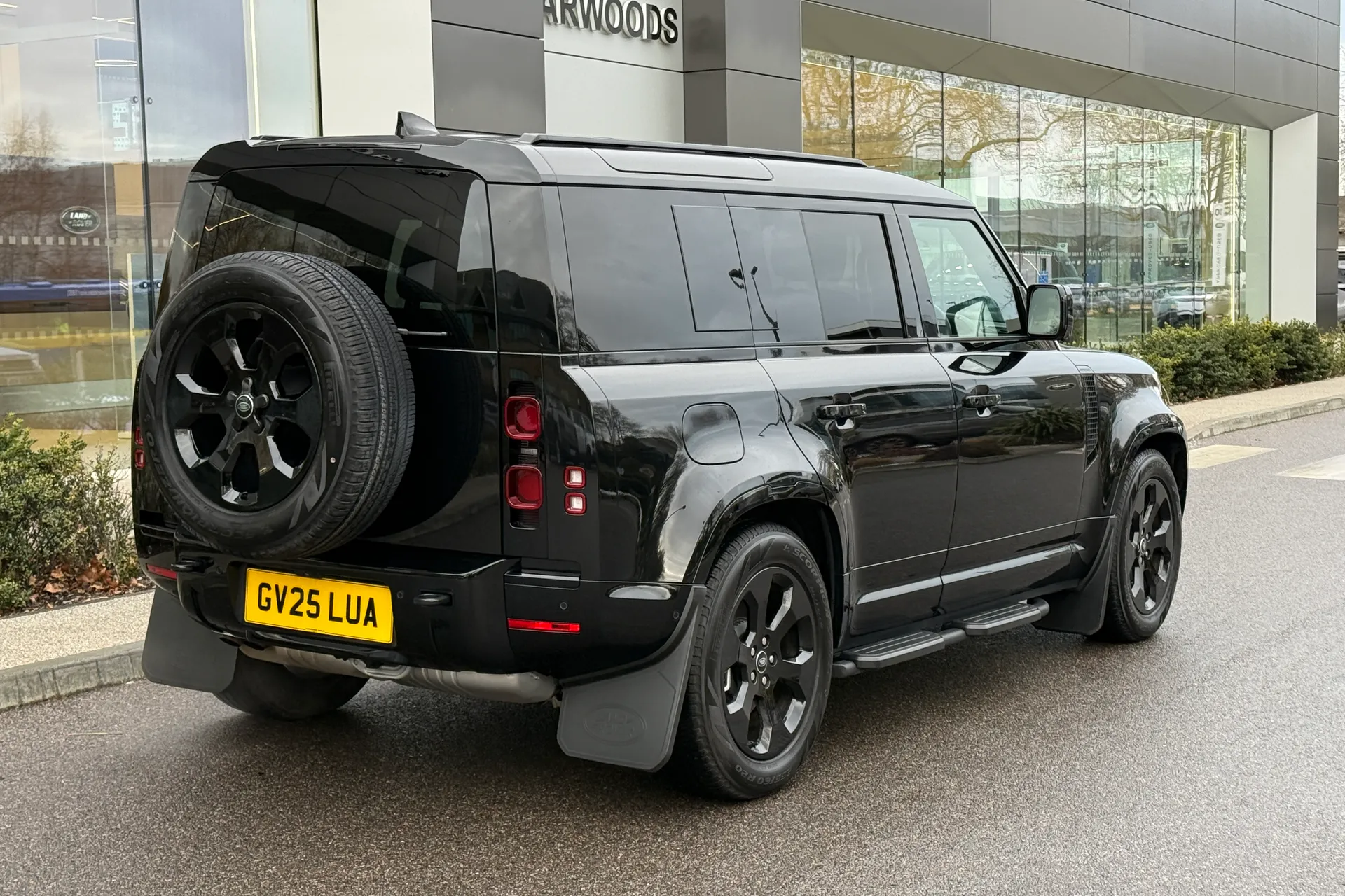 LAND ROVER Defender 110 thumbnail image number 10