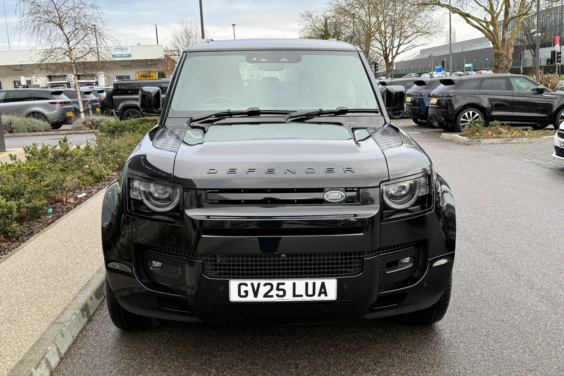 LAND ROVER Defender 110 thumbnail image number 14