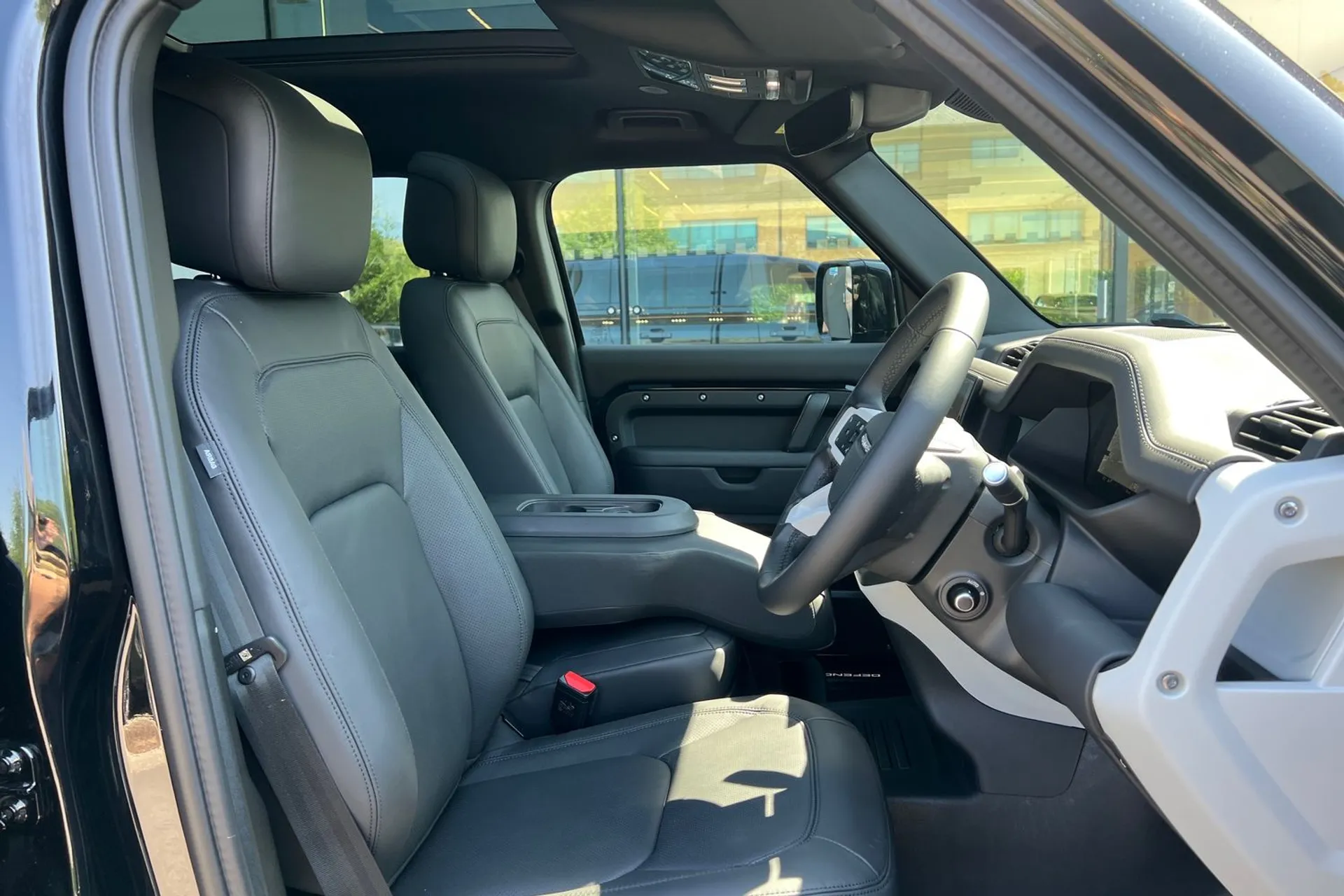 LAND ROVER Defender 110 thumbnail image number 41