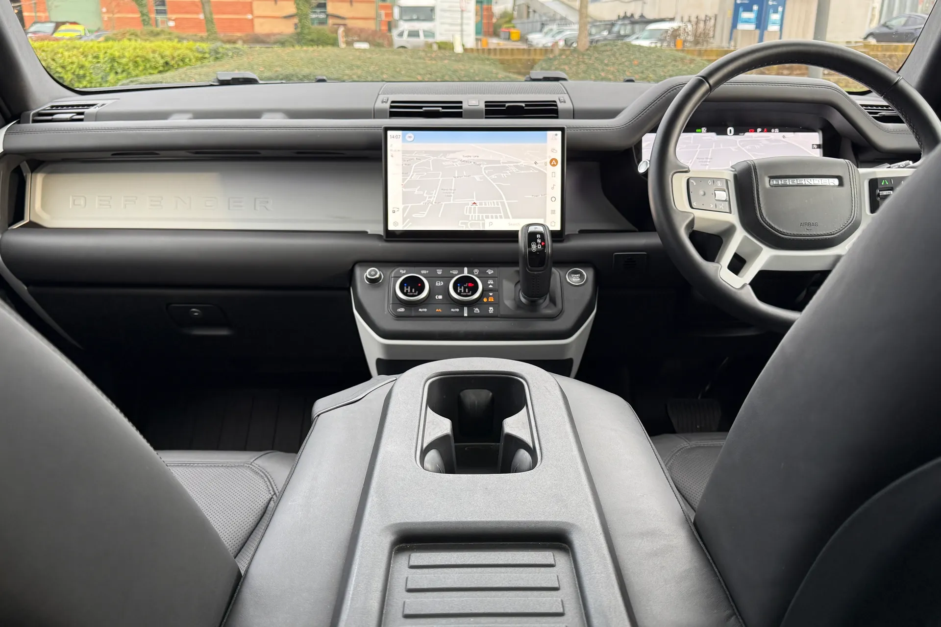 LAND ROVER Defender 110 thumbnail image number 53