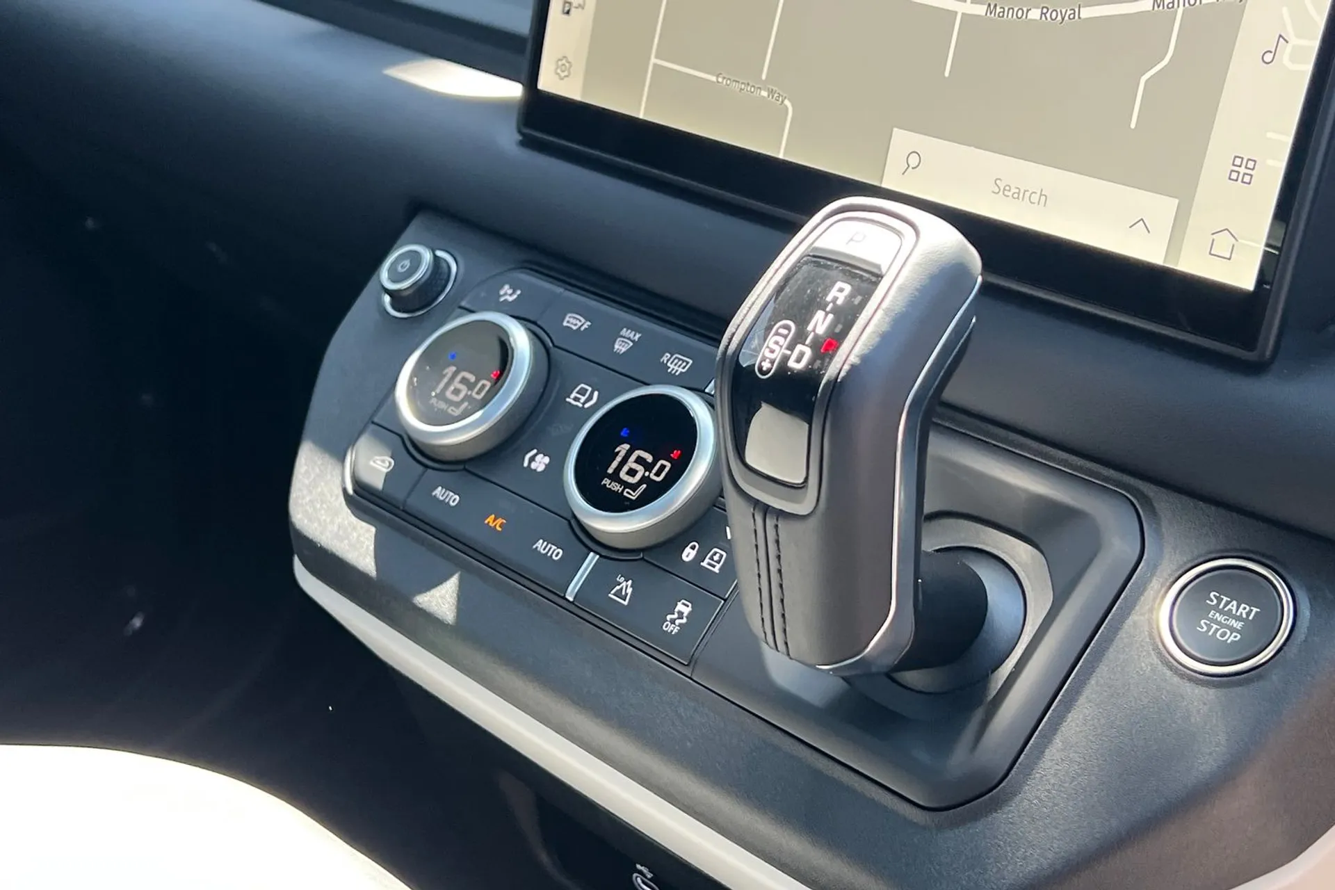 LAND ROVER Defender 110 thumbnail image number 23