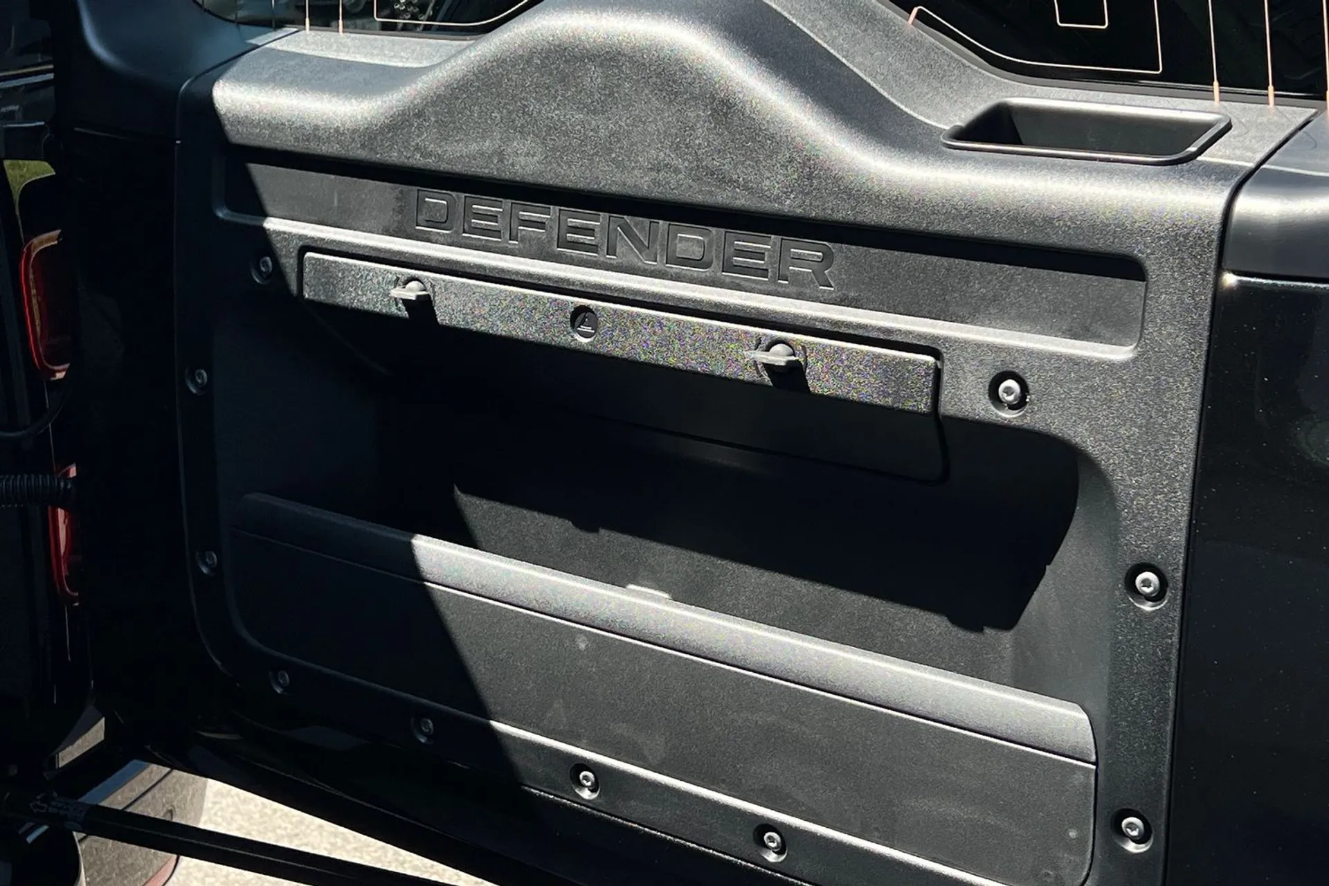 LAND ROVER Defender 110 thumbnail image number 29