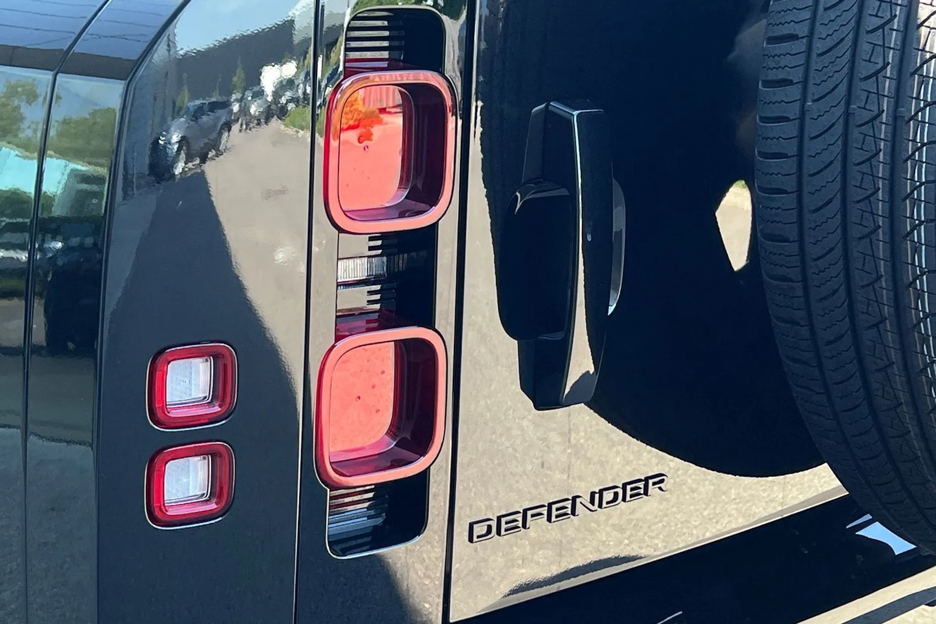 LAND ROVER Defender 110 thumbnail image number 28