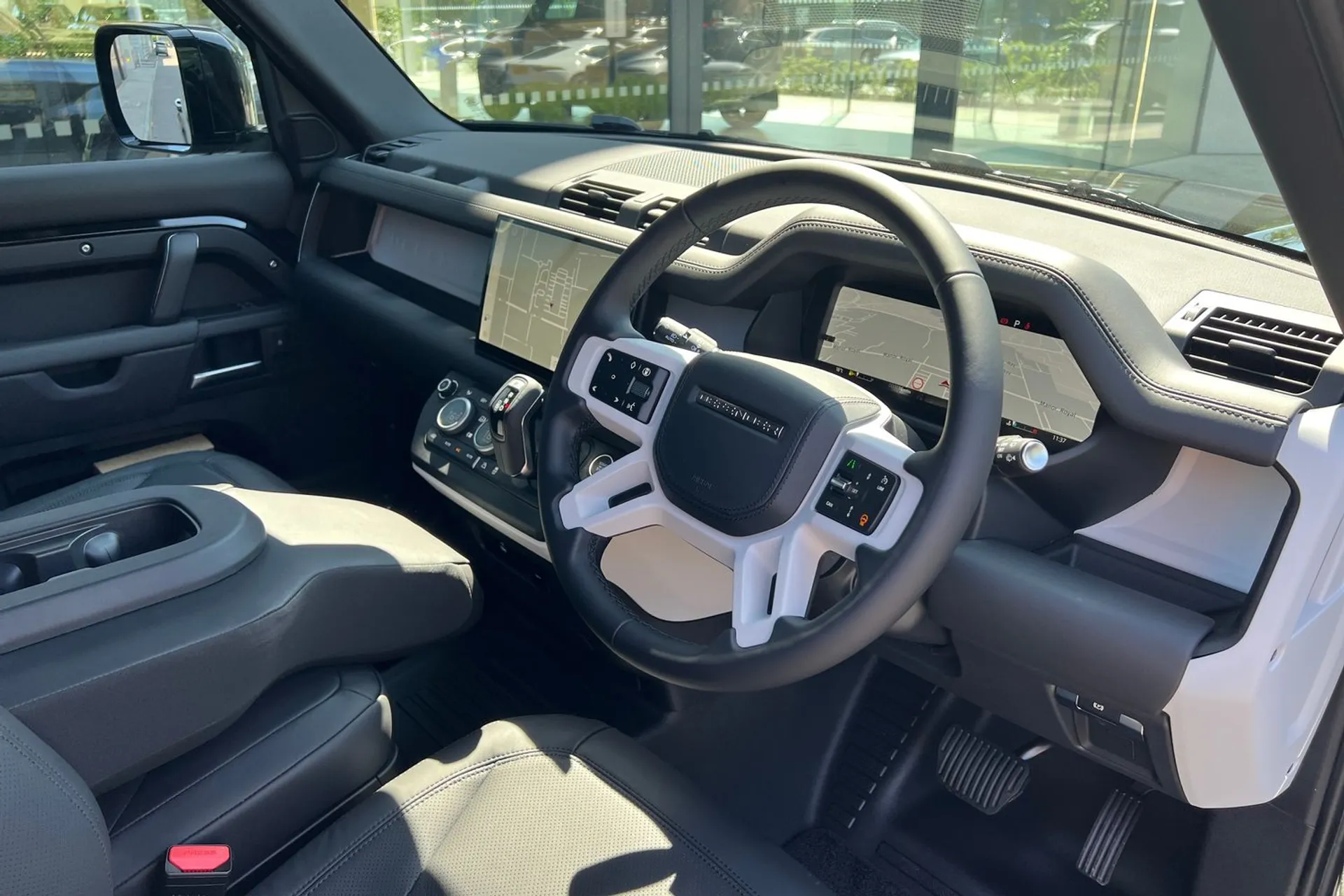 LAND ROVER Defender 110 thumbnail image number 42